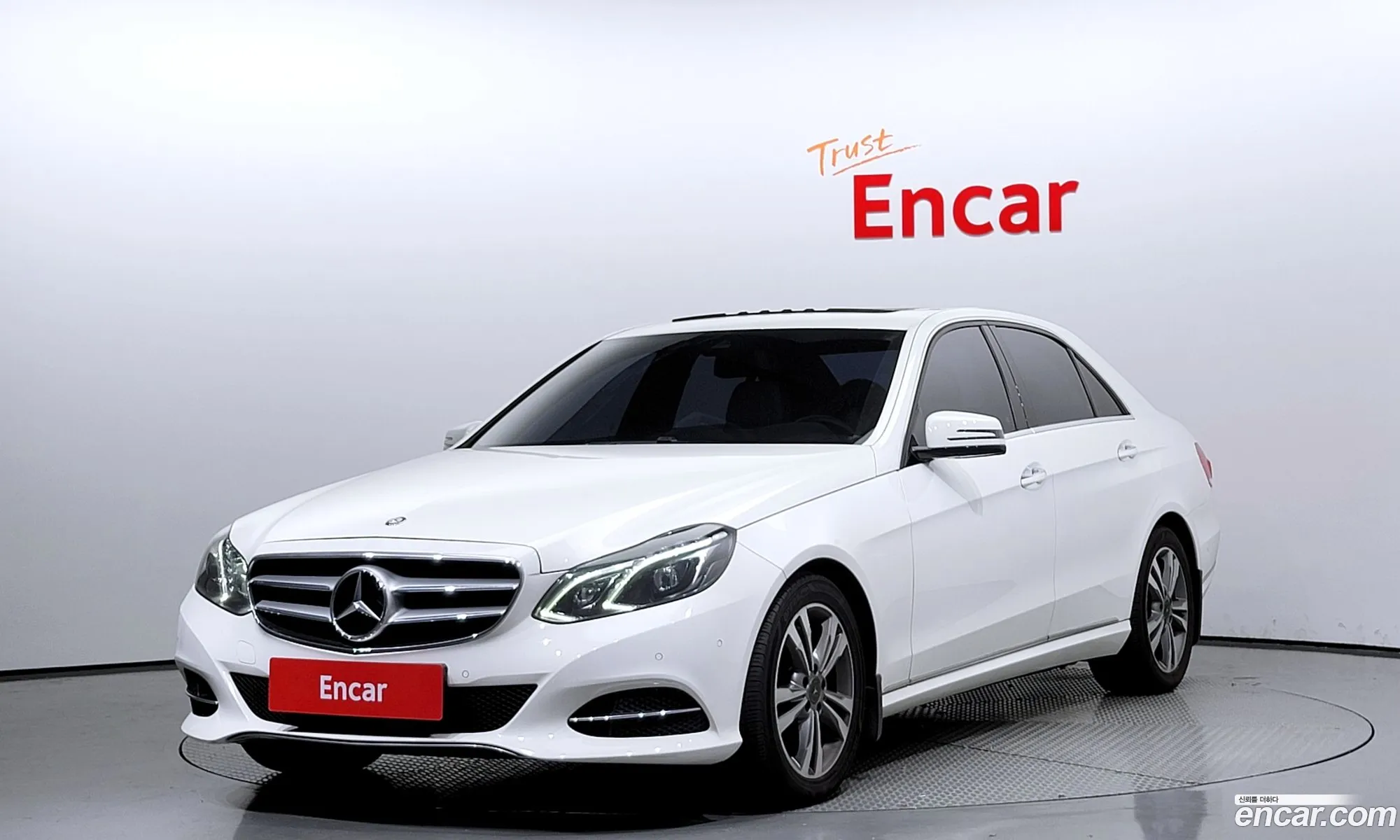 Mercedes-Benz E-Klasse E220 Bluetech Avantgarde 2016 - фотография 12005226