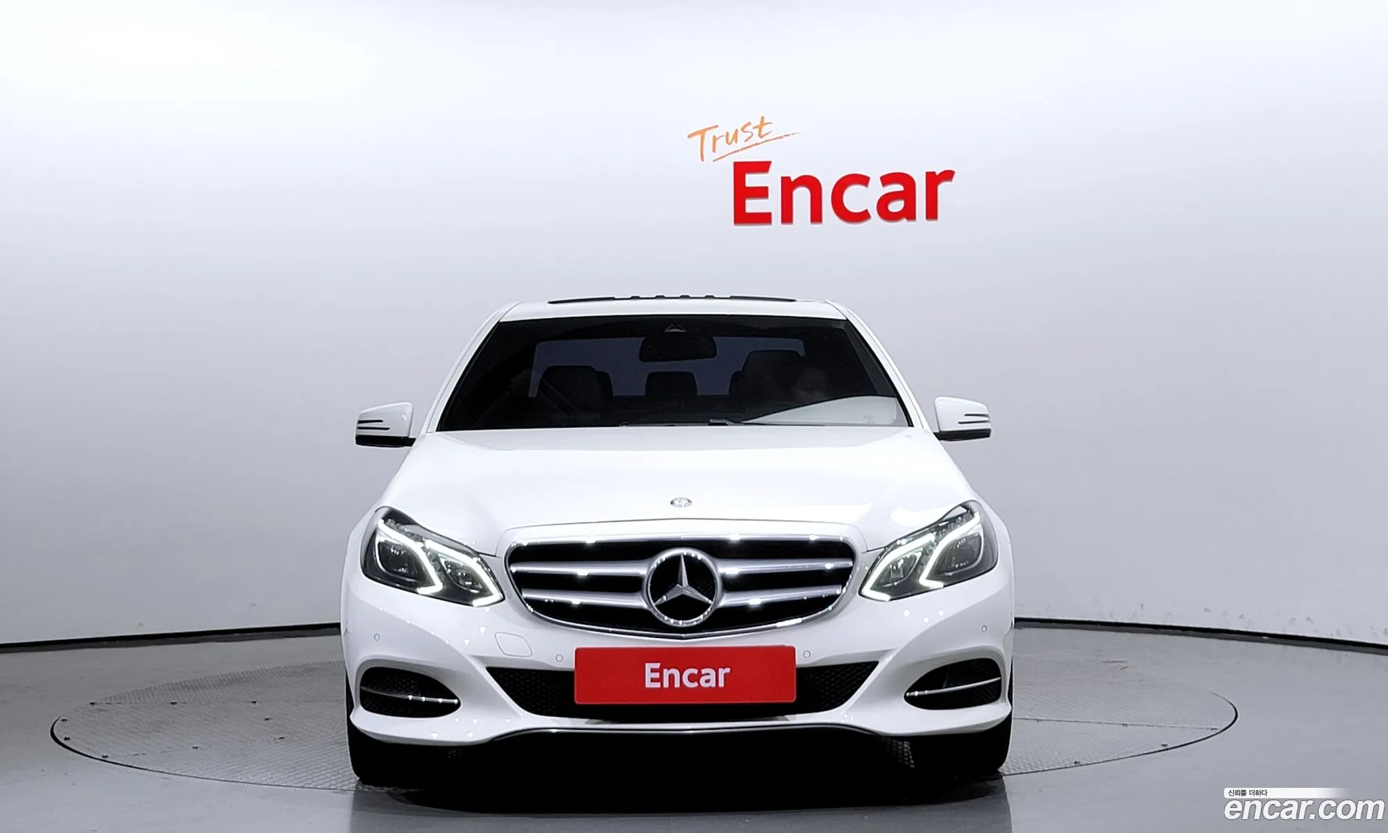 Mercedes-Benz E-Klasse E220 Bluetech Avantgarde 2016 - фотография 12005228