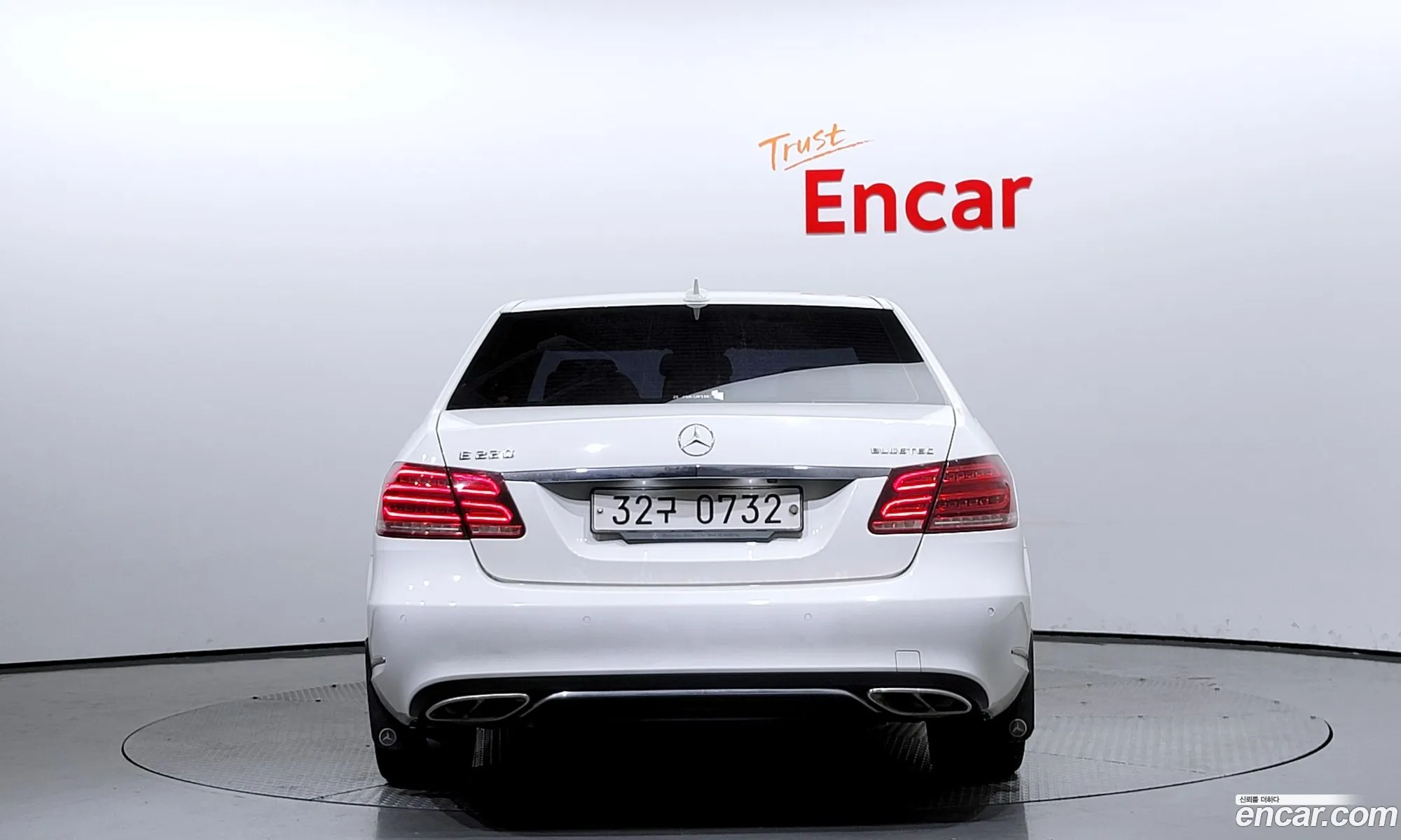 Mercedes-Benz E-Klasse E220 Bluetech Avantgarde 2016 - фотография 12005229