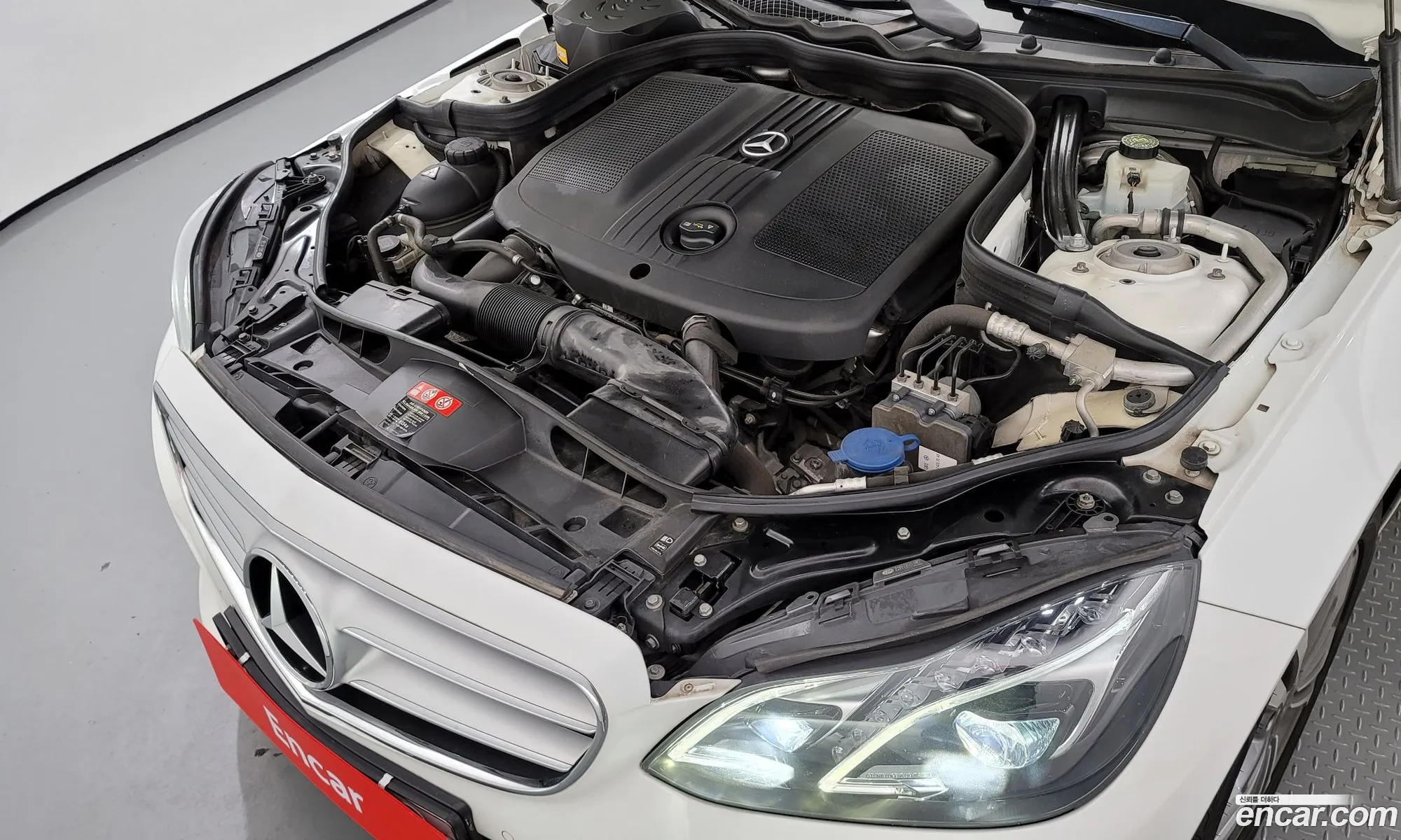 Mercedes-Benz E-Klasse E220 Bluetech Avantgarde 2016 - фотография 12005231
