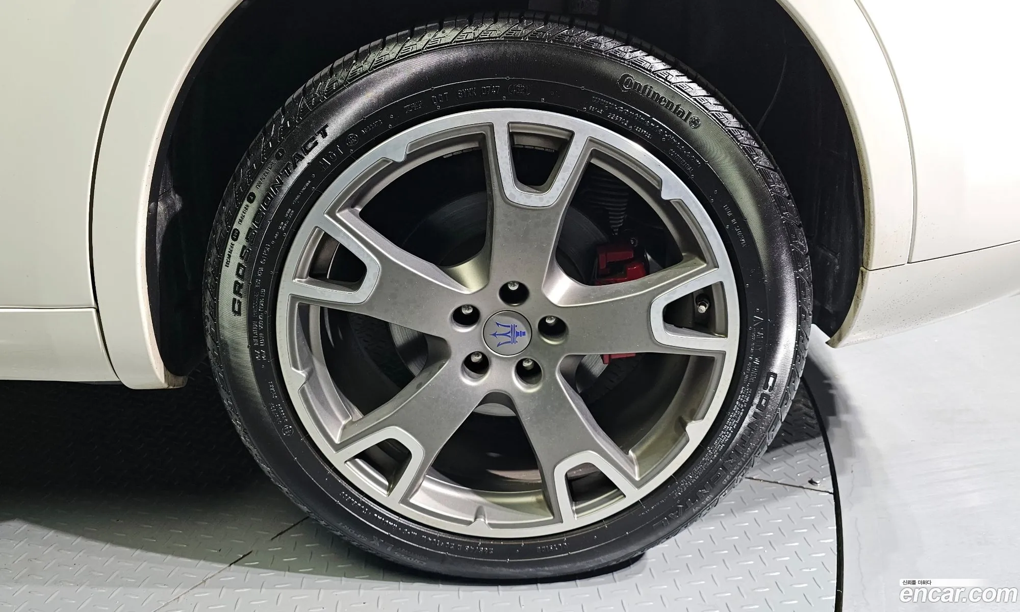 Maserati Levante I 30 Diesel Awd Gran Sport 2018 - фотография 12529730