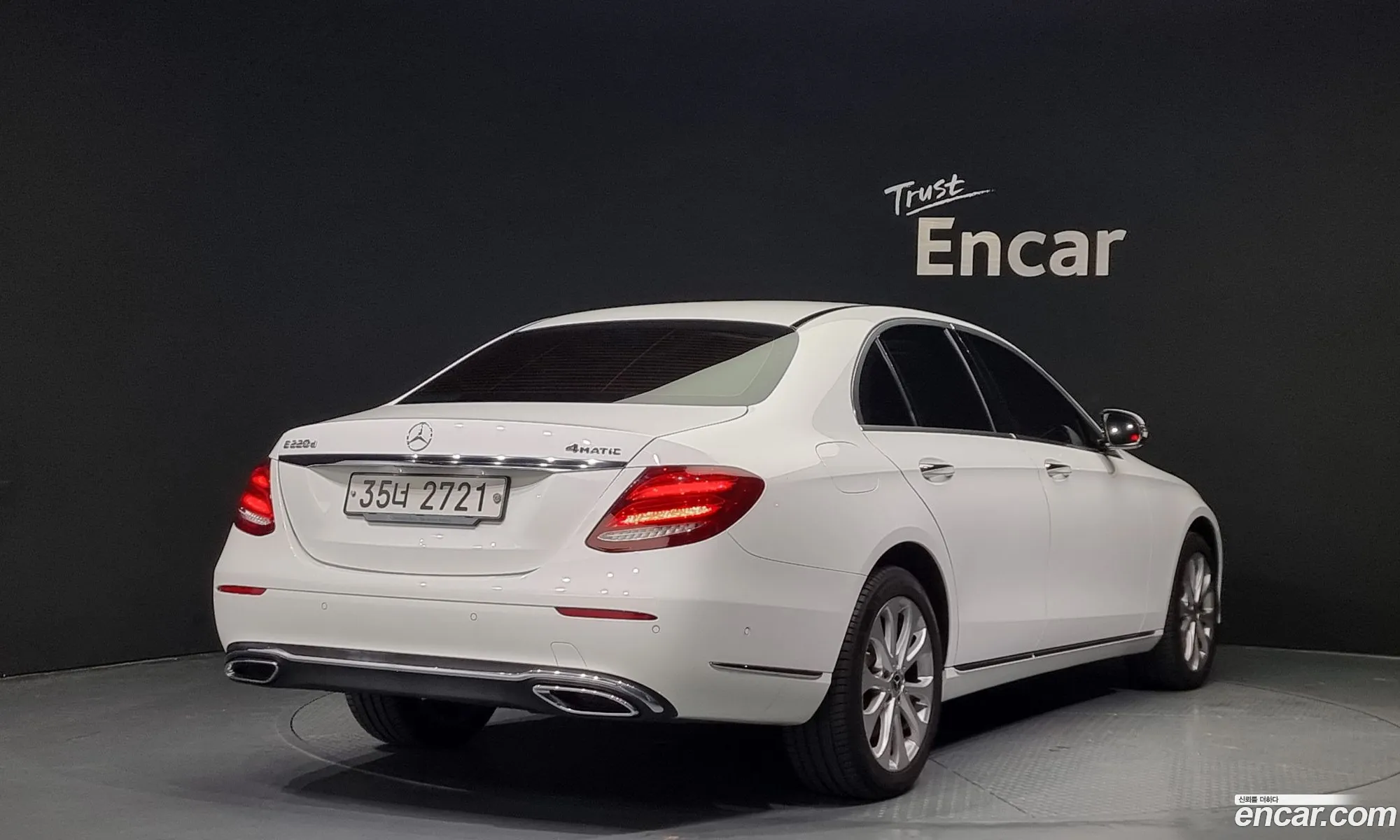 Benz E-Class W213 E220D 4Matic Exclusive - фотография 16414294