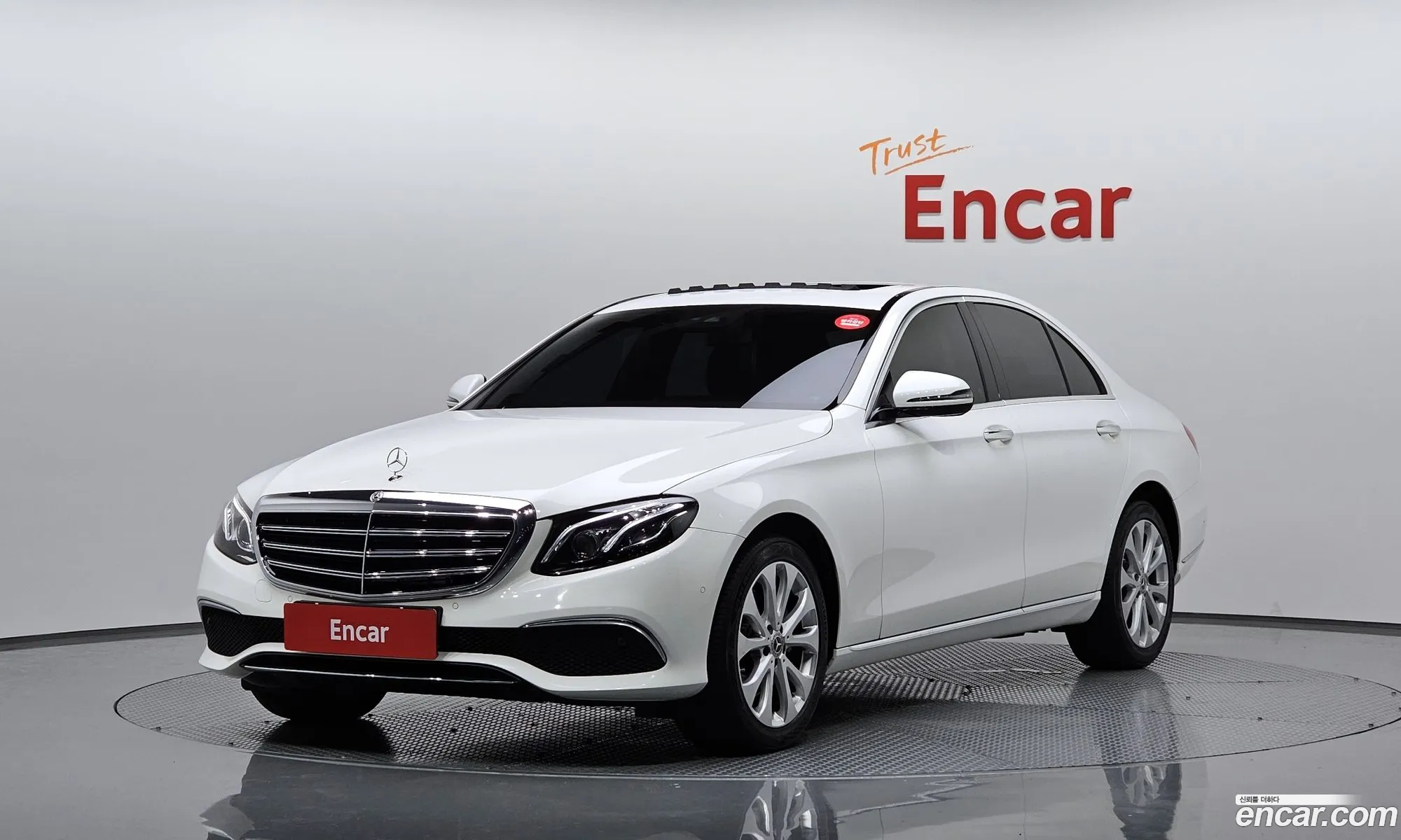 Benz E-Class W213 E220D Exclusive - фотография 12254796