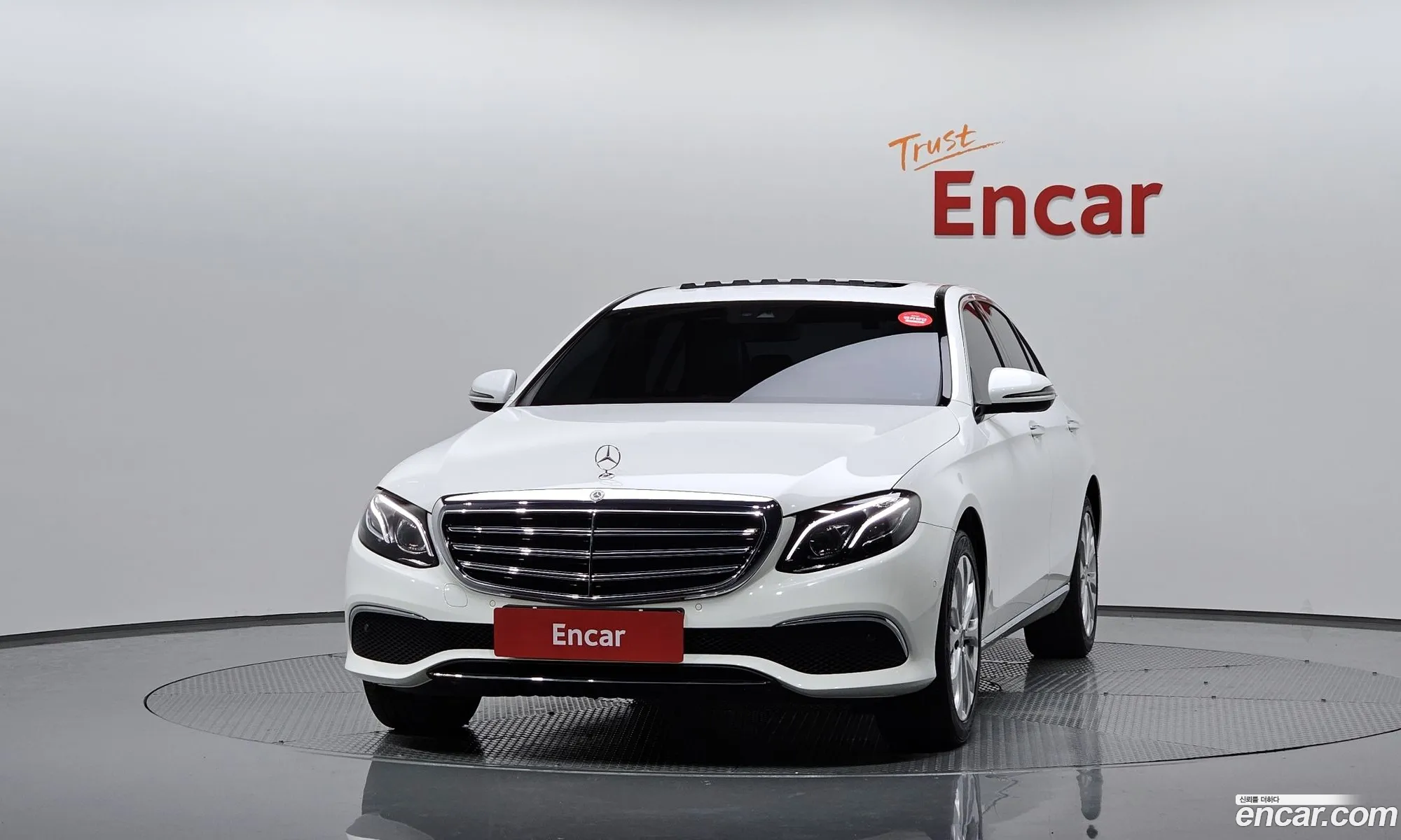 Benz E-Class W213 E220D Exclusive - фотография 12254798
