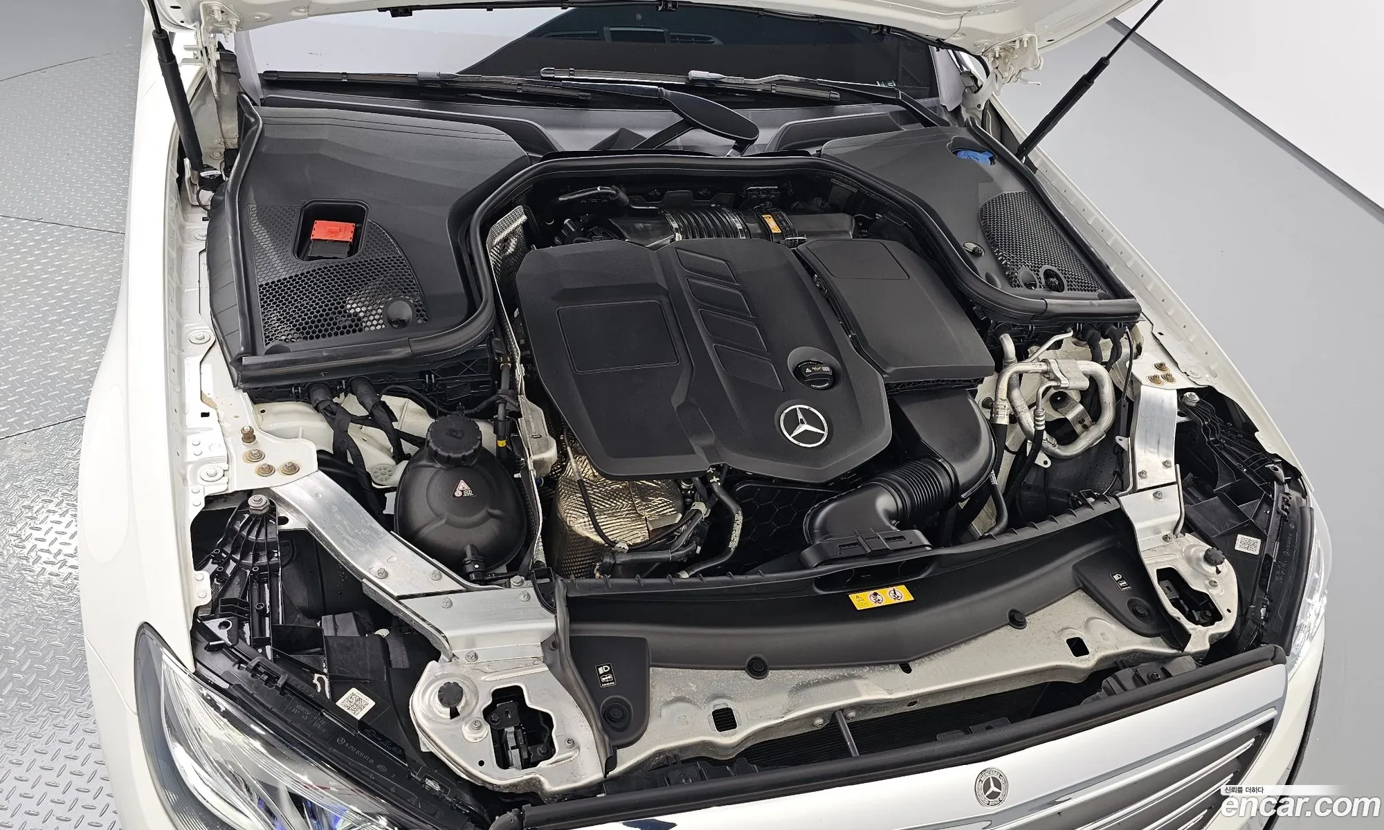 Benz E-Class W213 E220D Exclusive - фотография 12254801