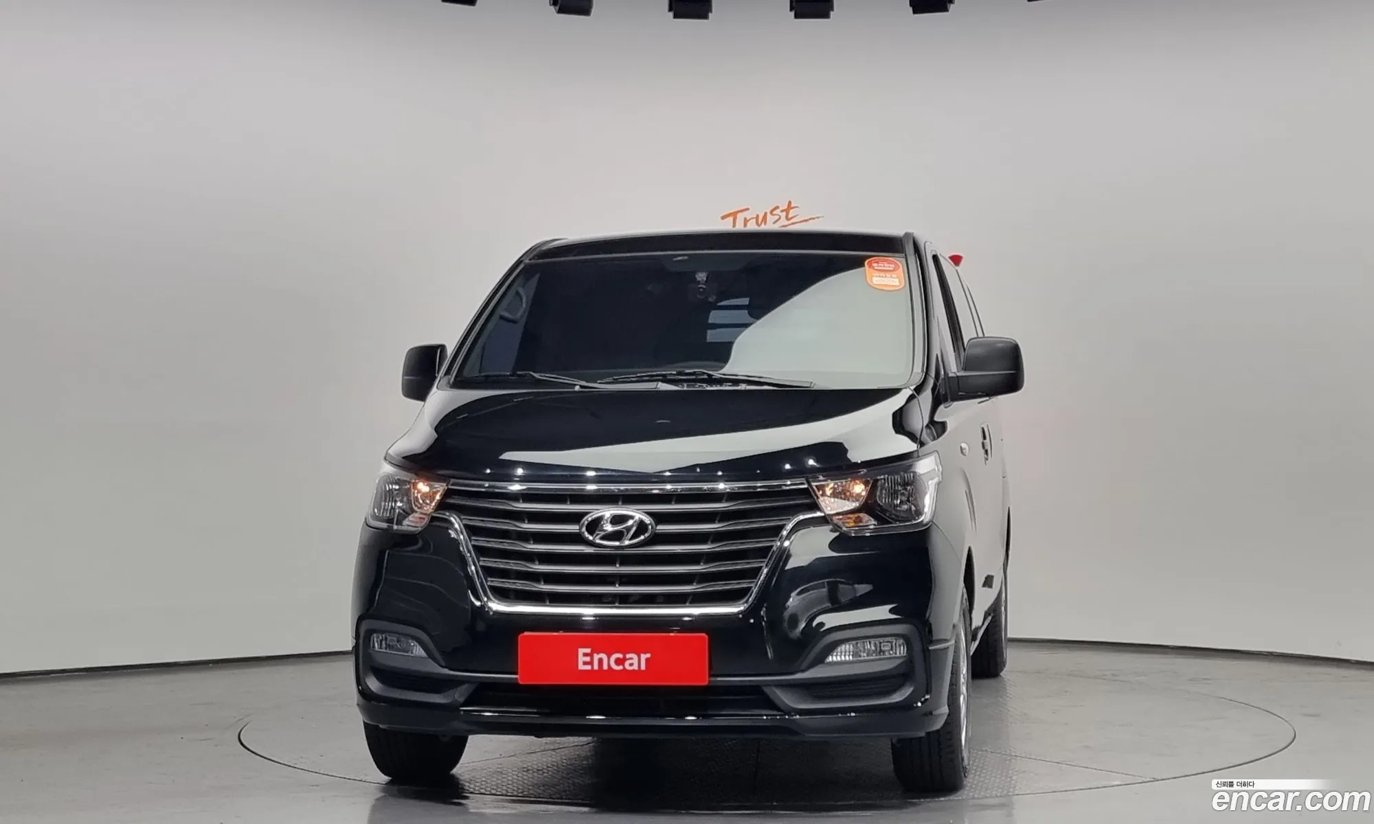 Hyundai Starex 3-Seater Van 2020 - фотография 13594405