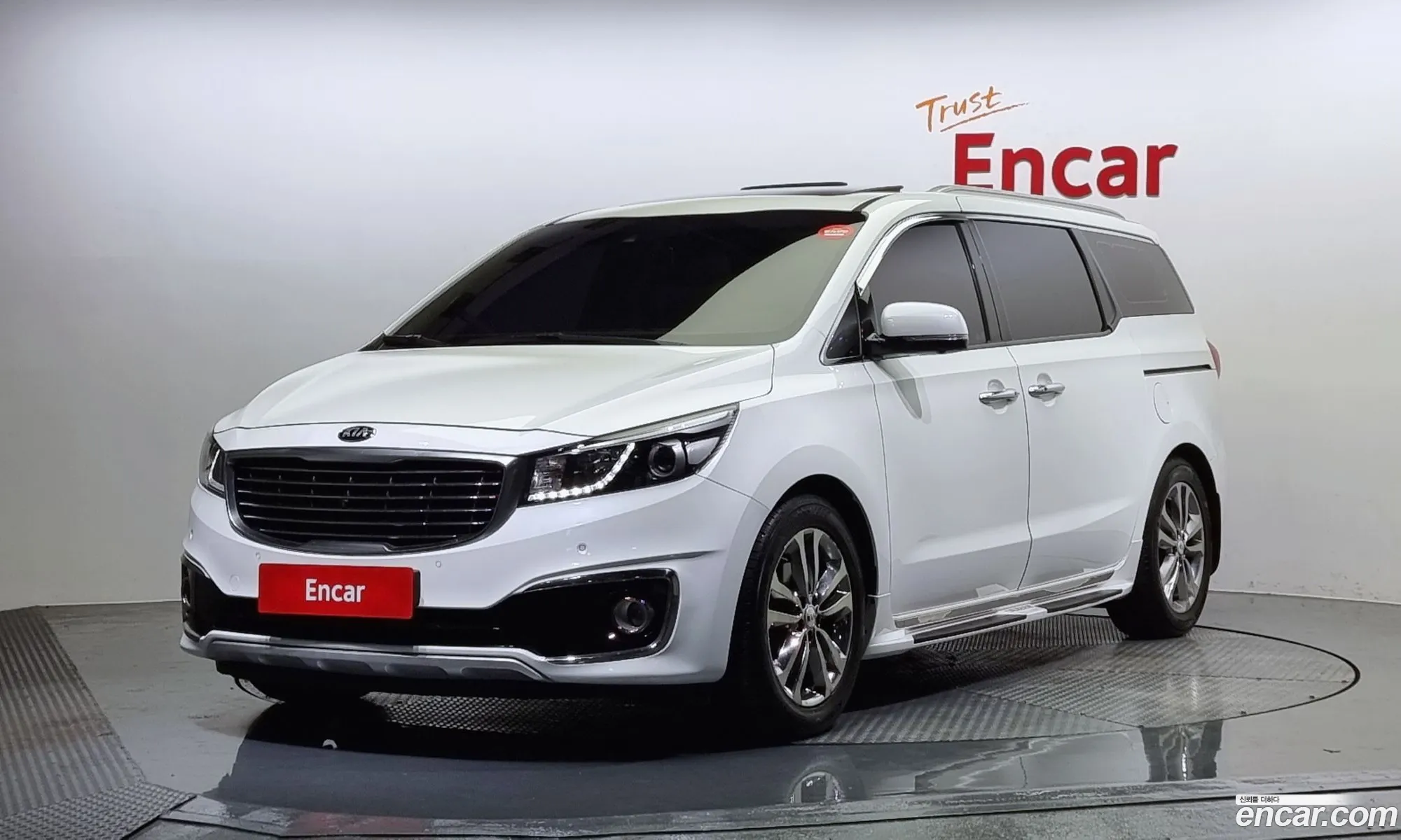 Kia Carnival Gasoline 9-Seater Noblesse 2016 - фотография 12541905