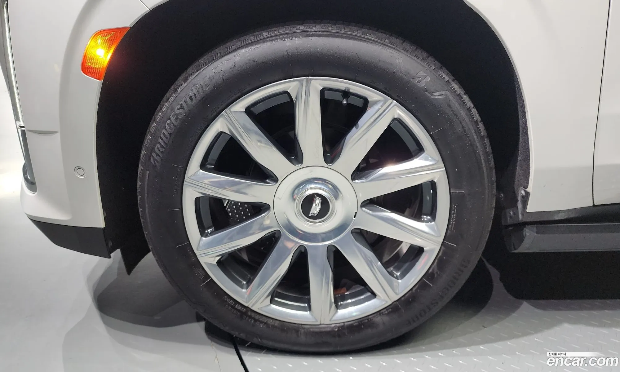 Cadillac Escalade V 62 Esv 2021 - фотография 14538480