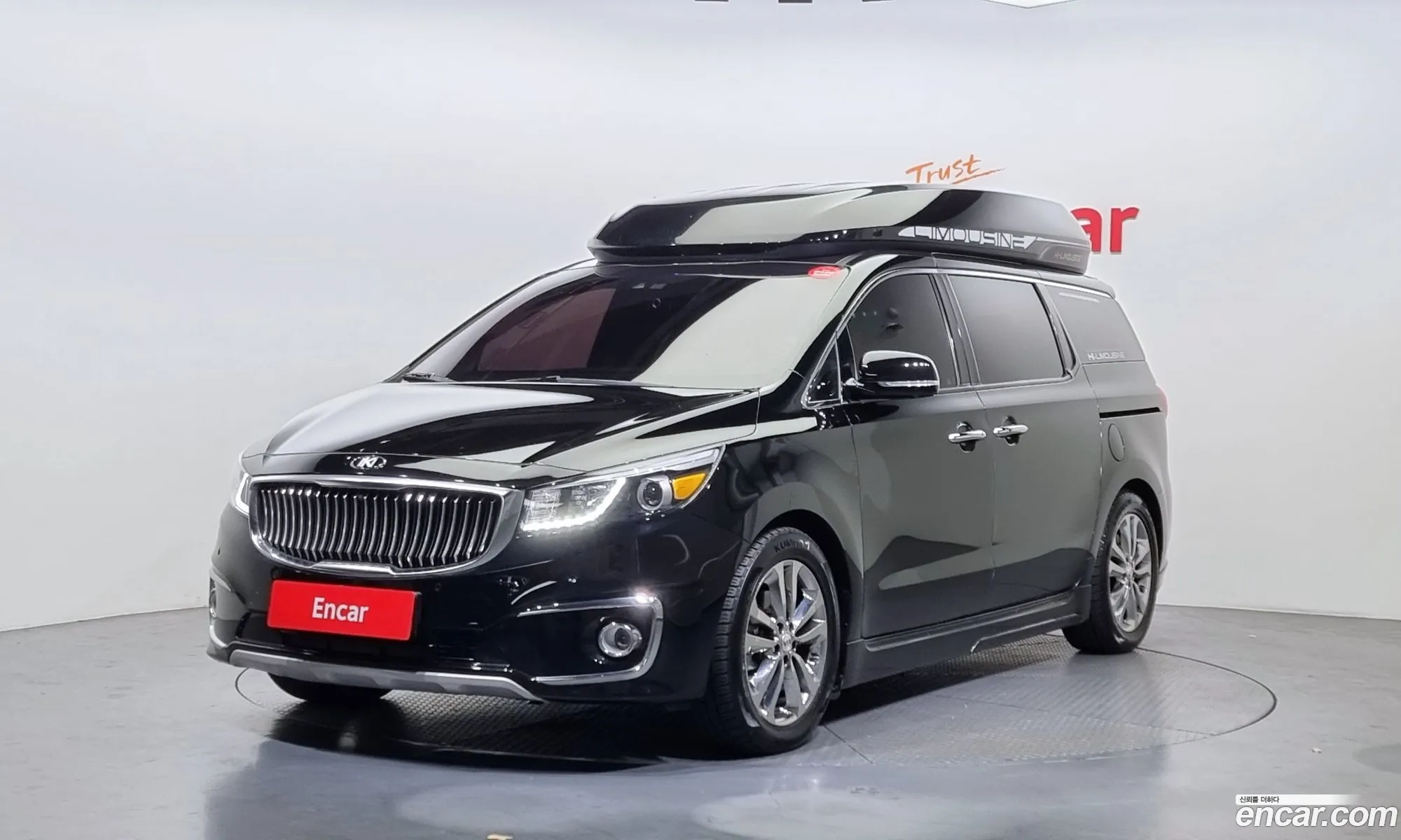 Kia Carnival 9-Seater High Limousine 2018 - фотография 11317932