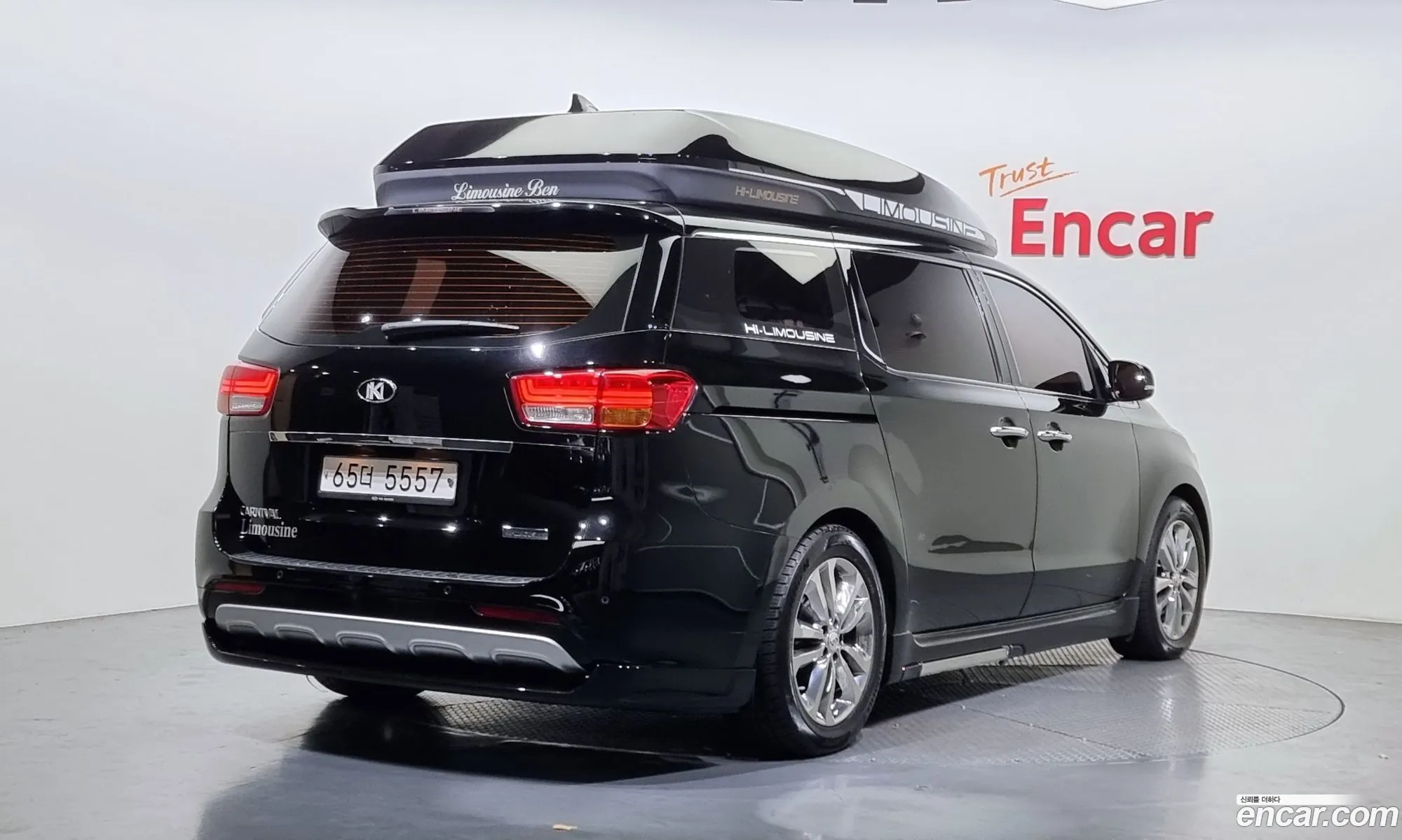 Kia Carnival 9-Seater High Limousine 2018 - фотография 11317933