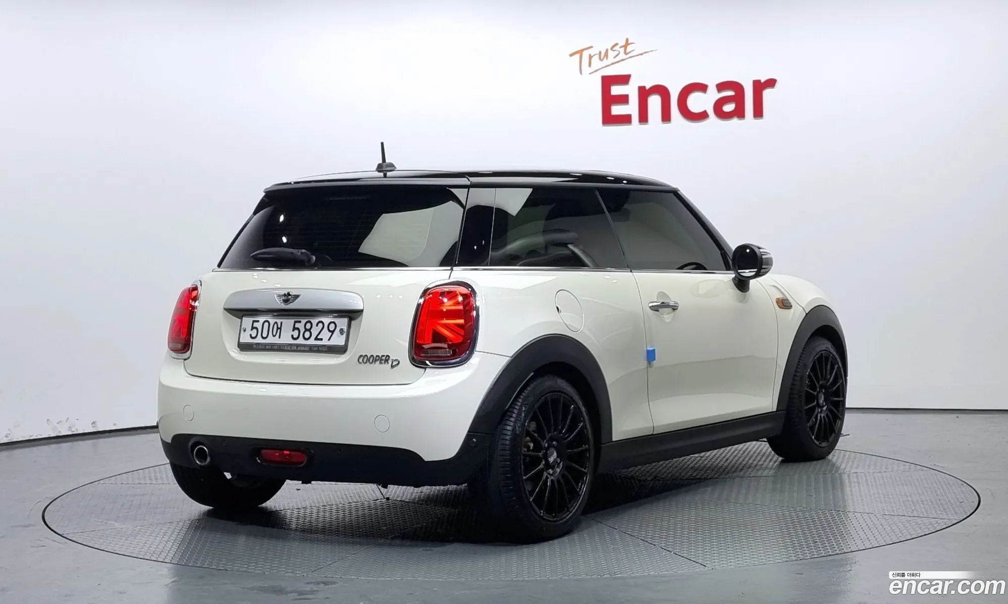 Mini Cooper Basic Type 2015 - фотография 4539077