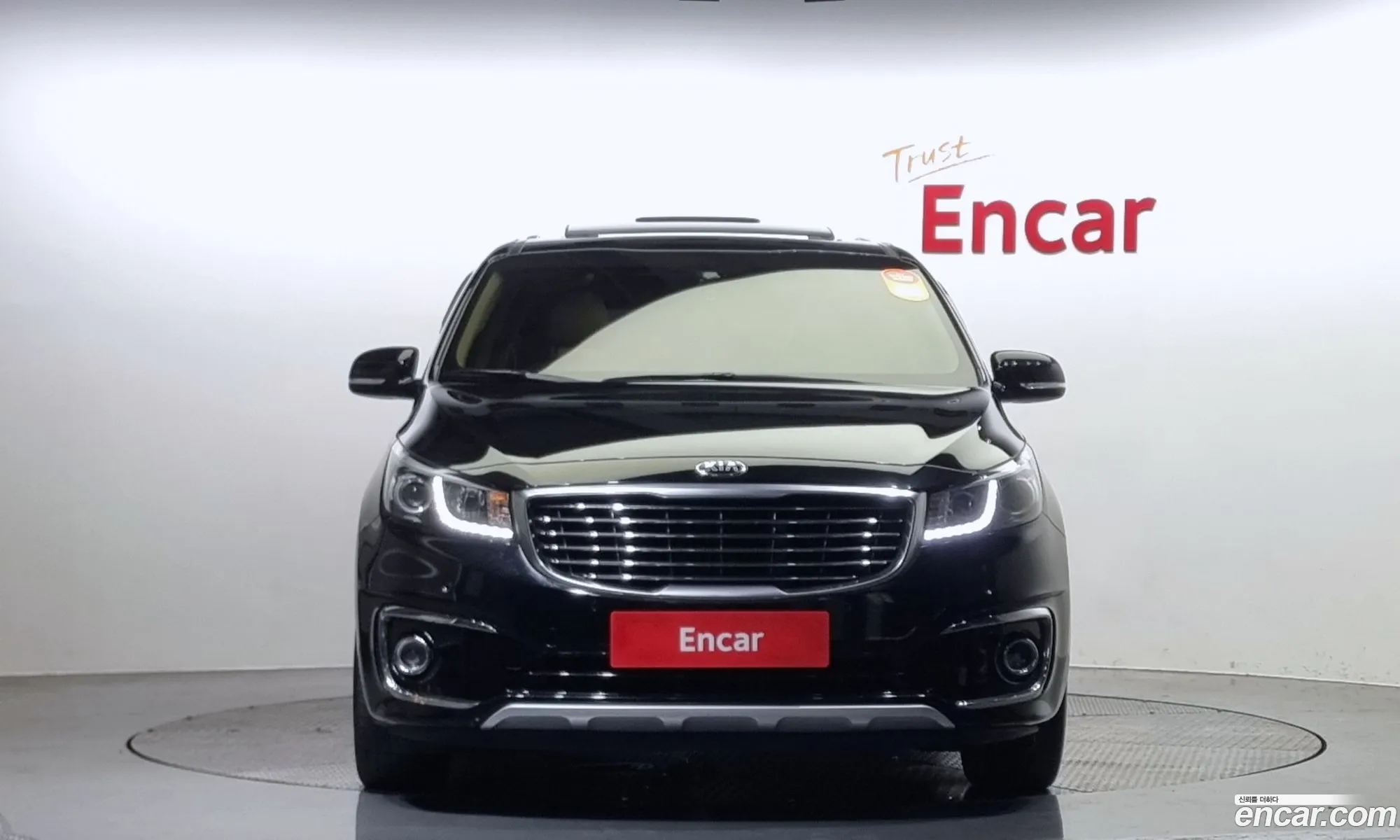 Kia Carnival 9-Seater Noblesse 2016 - фотография 12537229