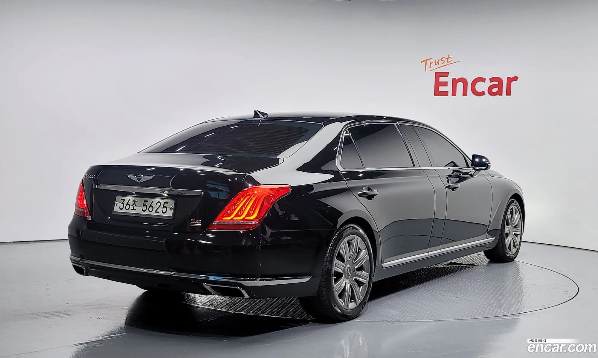 Genesis G90 I 50 Gdi Awd Limousine 2016 - фотография 11899047