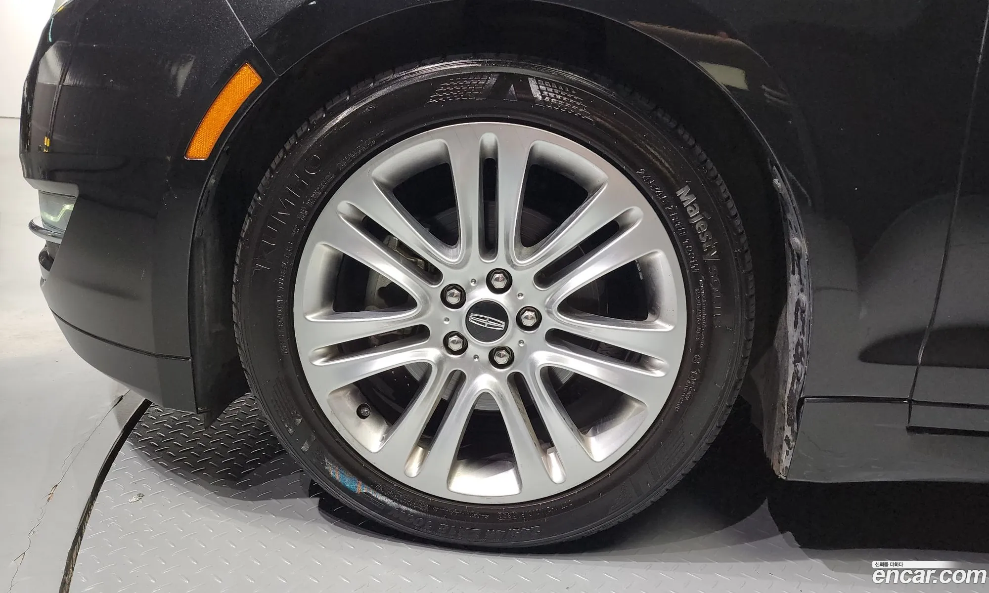 Lincoln Mkz Ii Hybrid 2015 - фотография 3739607