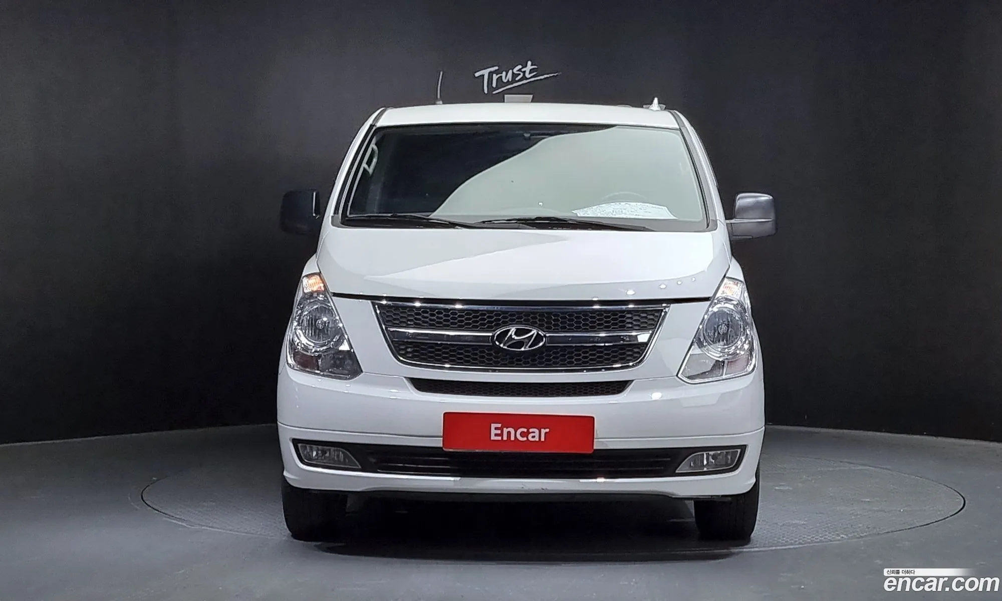 Hyundai Starex 5-Seater Van 2011 - фотография 16953509