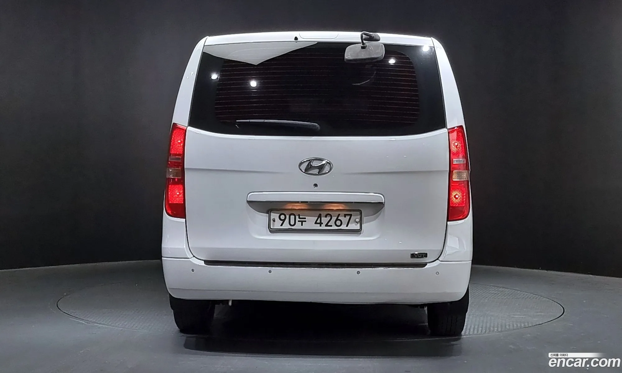 Hyundai Starex 5-Seater Van 2011 - фотография 16953510