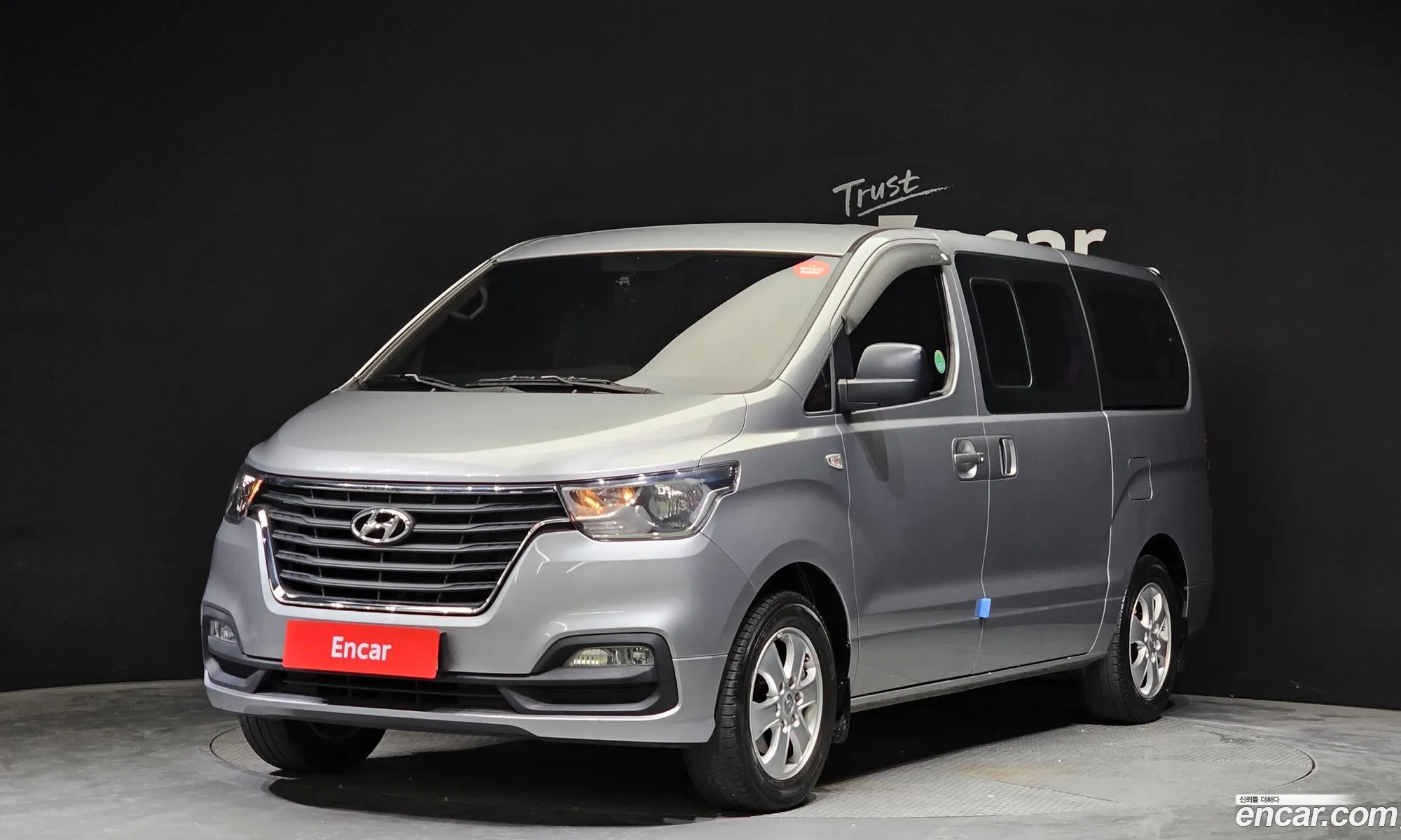 Hyundai Starex 12-Seater Lpi 2019 - фотография 18317263