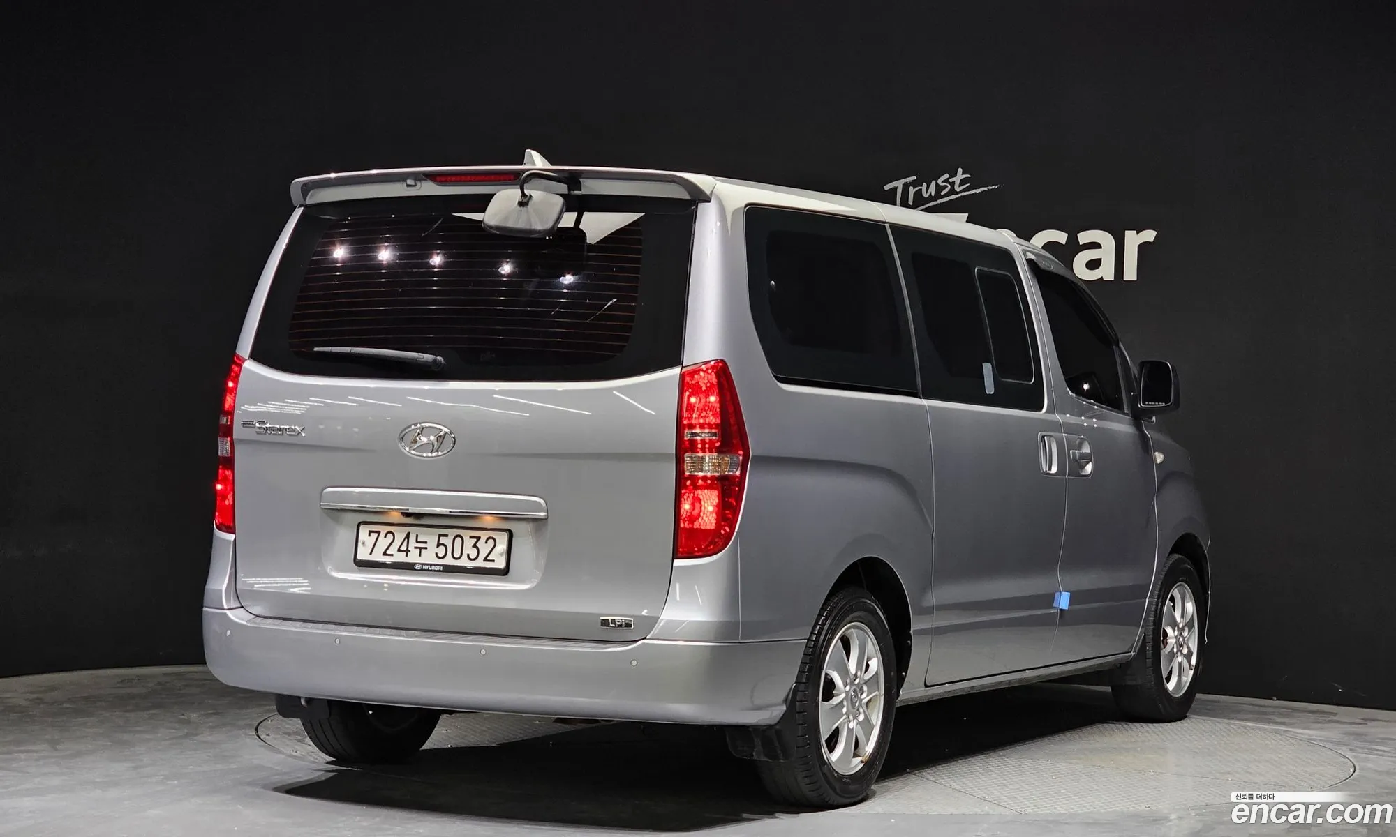 Hyundai Starex 12-Seater Lpi 2019 - фотография 18317264