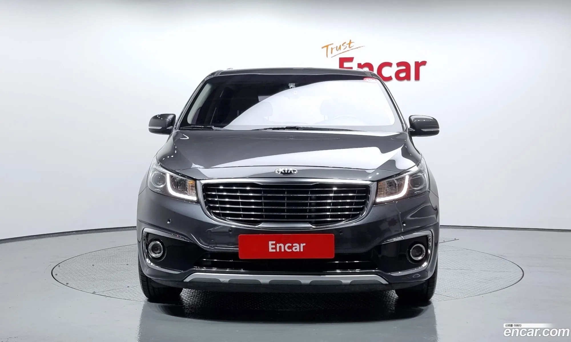 Kia Carnival 9-Seater Prestige 2015 - фотография 15815042