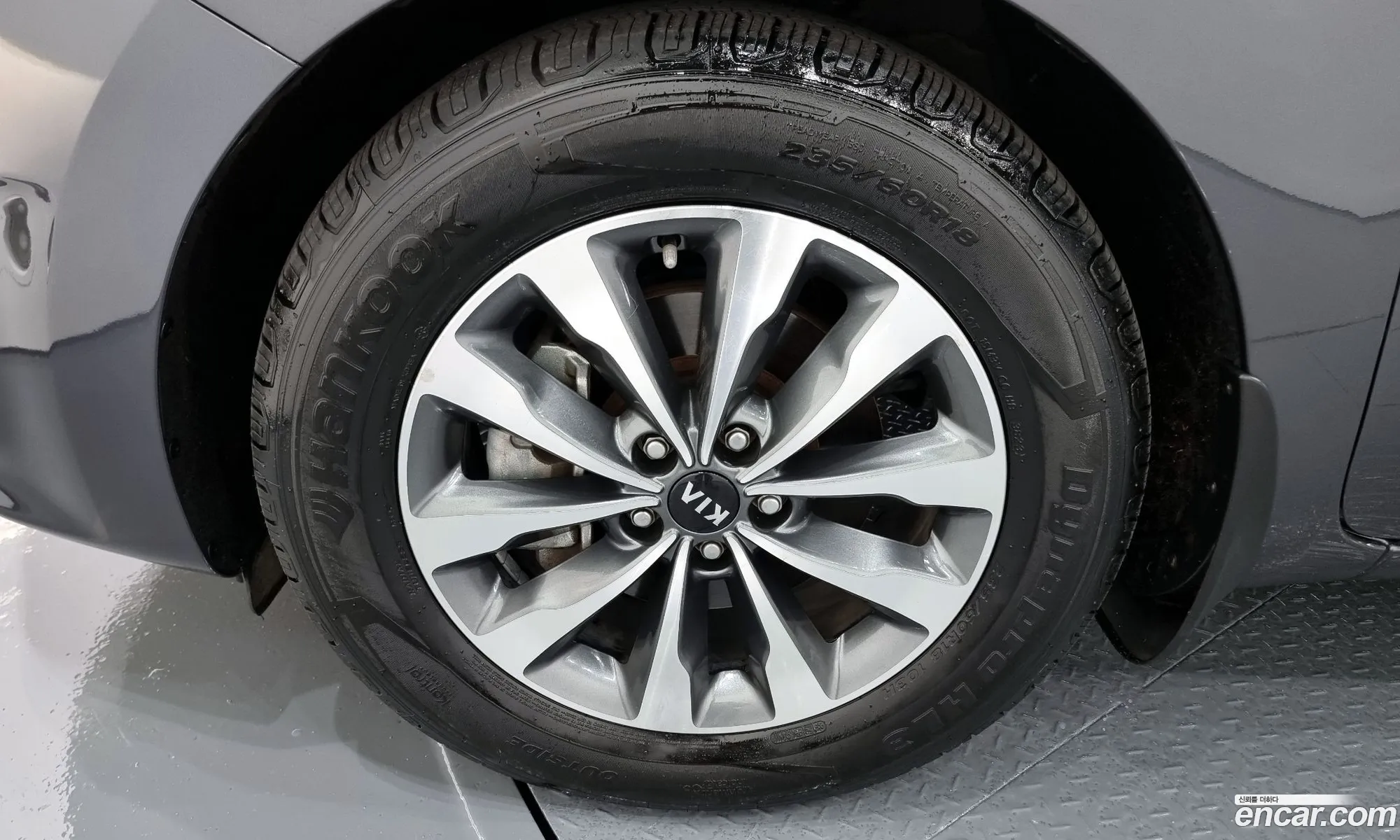 Kia Carnival 9-Seater Prestige 2015 - фотография 15815044