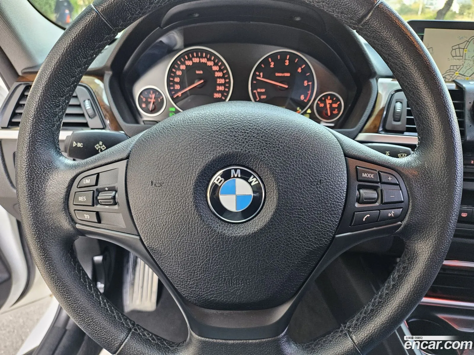 BMW 3Er Vi F3X 320D 2015 - фотография 17108382