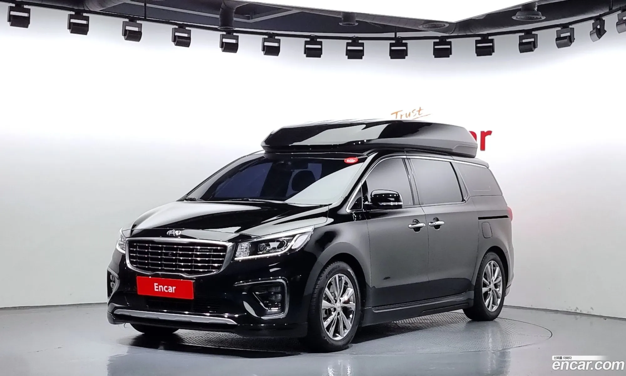 Kia The New Carnival 9-Seater High Limousine Noblesse Special - фотография 11078314