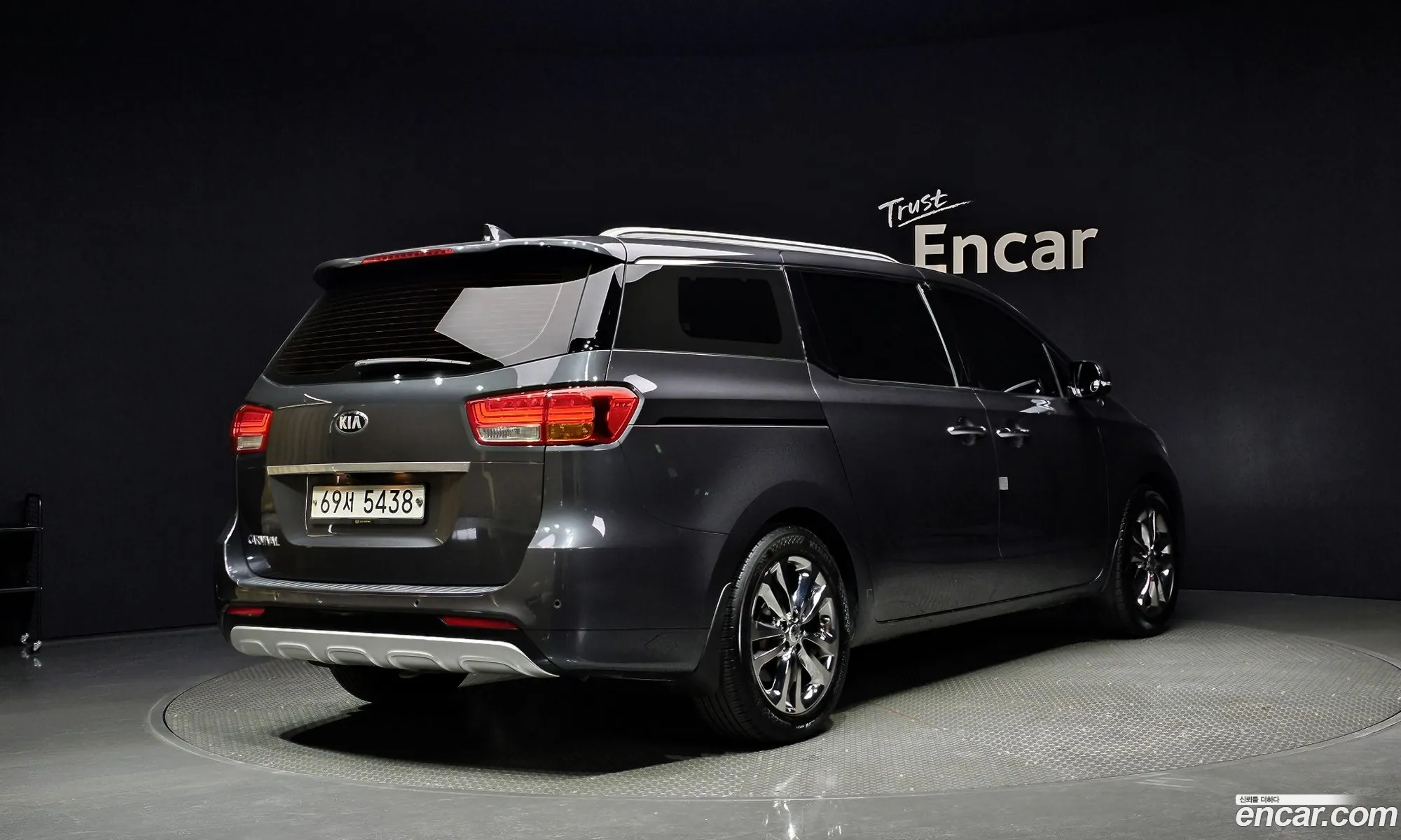 Kia Carnival Gasoline 9-Seater Noblesse 2017 - фотография 12537216
