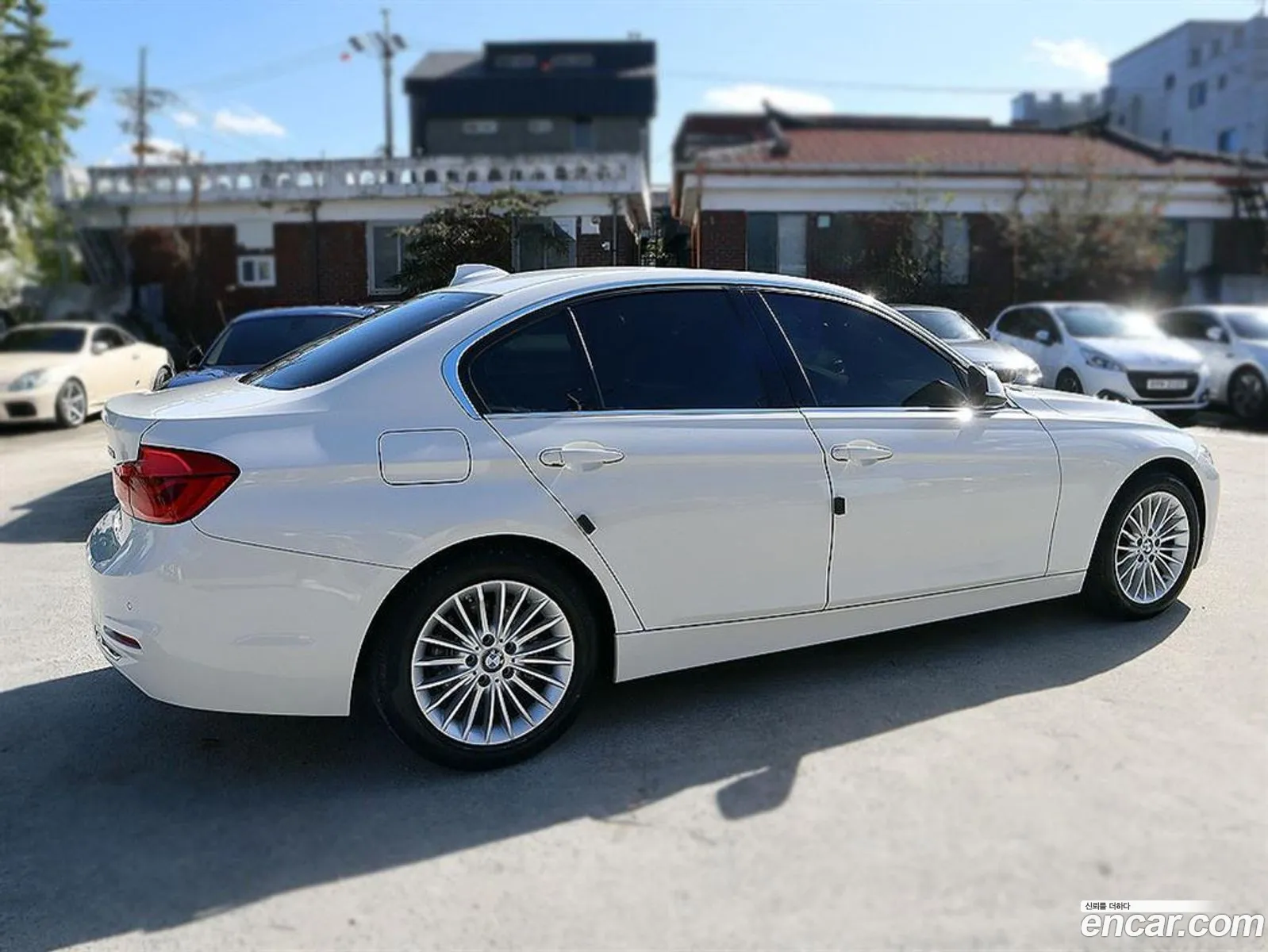 BMW 3Er 320I Luxury 2018 - фотография 84738