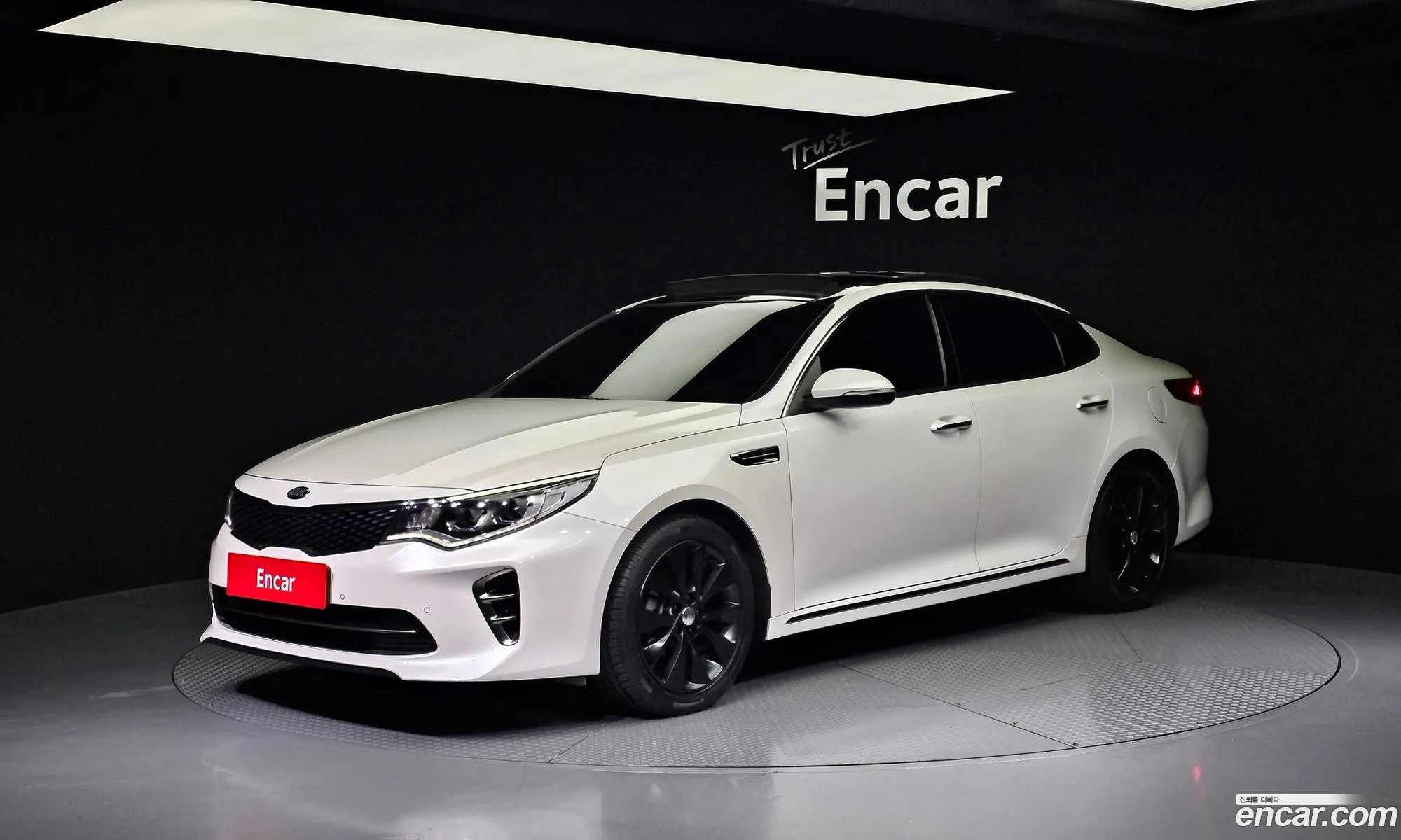 Kia K5 Ii 20Sx 2017 - фотография 12001010