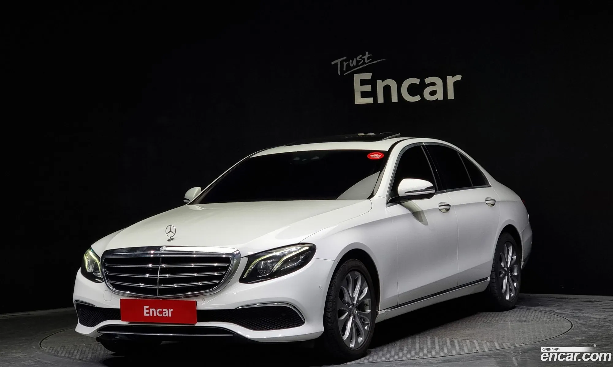 Benz E-Class W213 E220D Exclusive - фотография 12282491