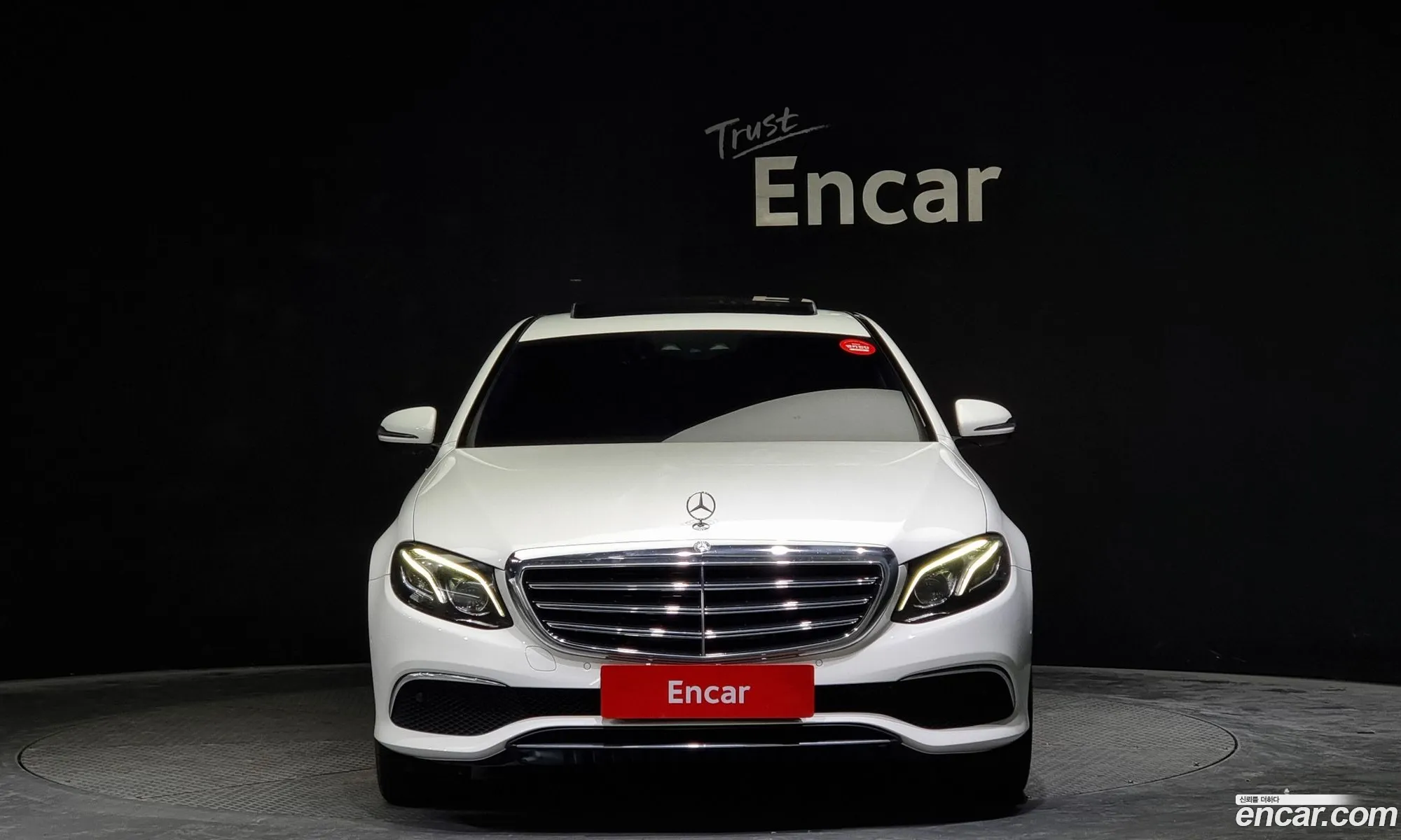 Benz E-Class W213 E220D Exclusive - фотография 12282493
