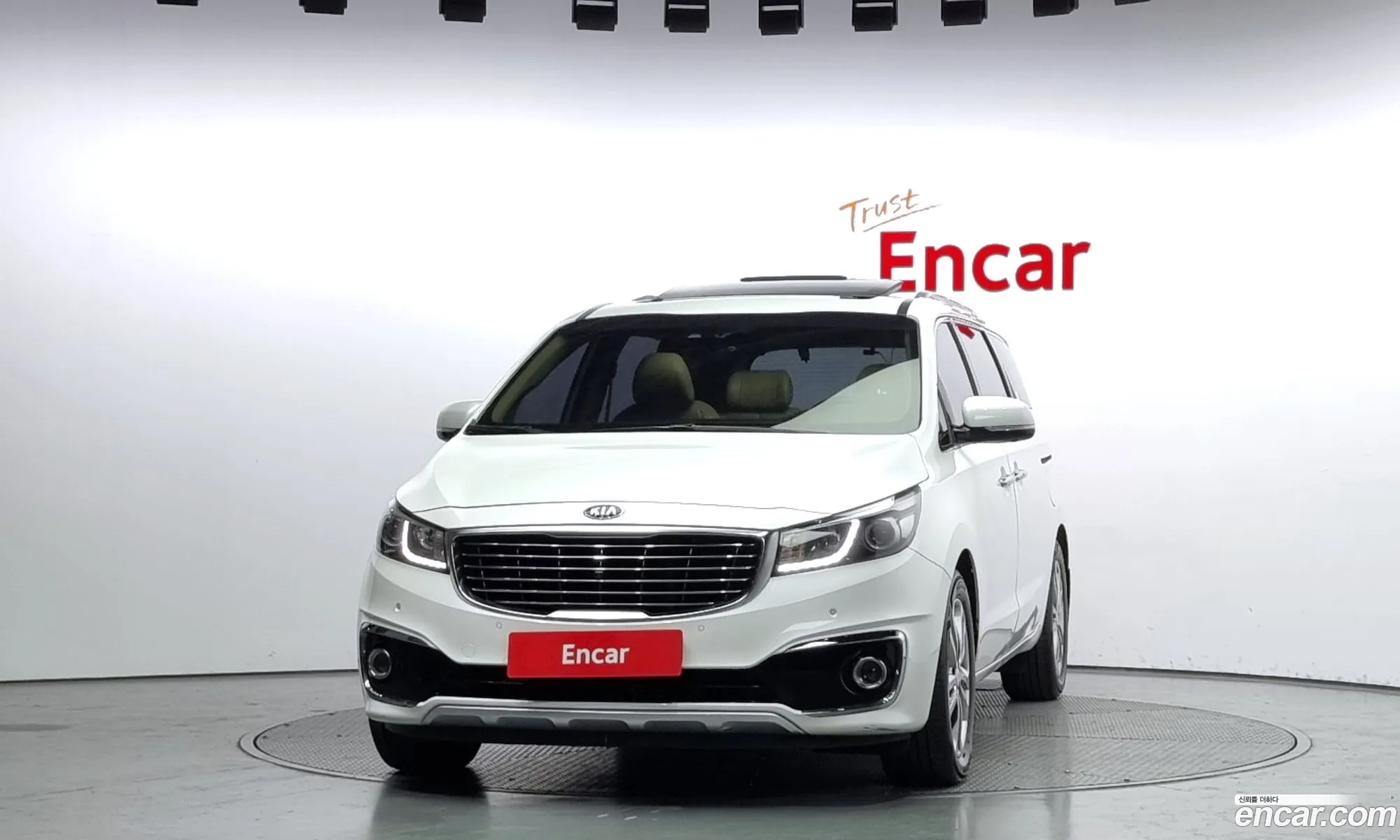 Kia Carnival 7-Seater Limousine 2016 - фотография 11940305