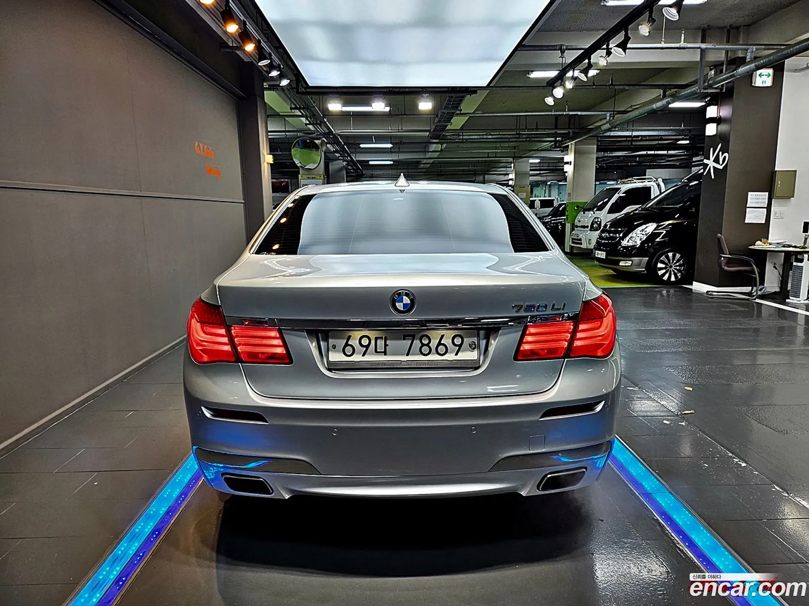 BMW 7Er V F01F02F04 750Li M Sports 2010 - фотография 12860878