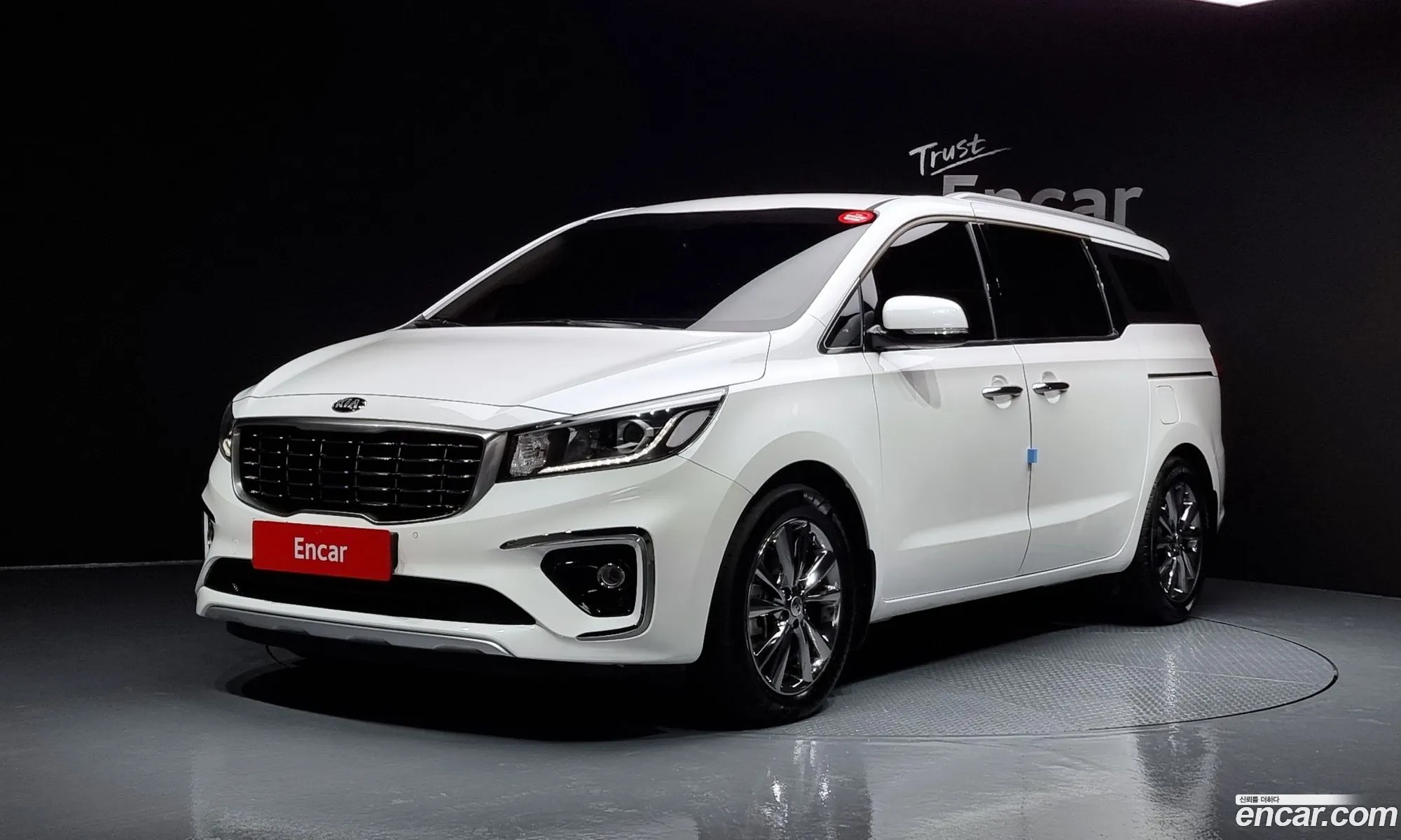 Kia The New Carnival 9-Seater Prestige - фотография 15792543