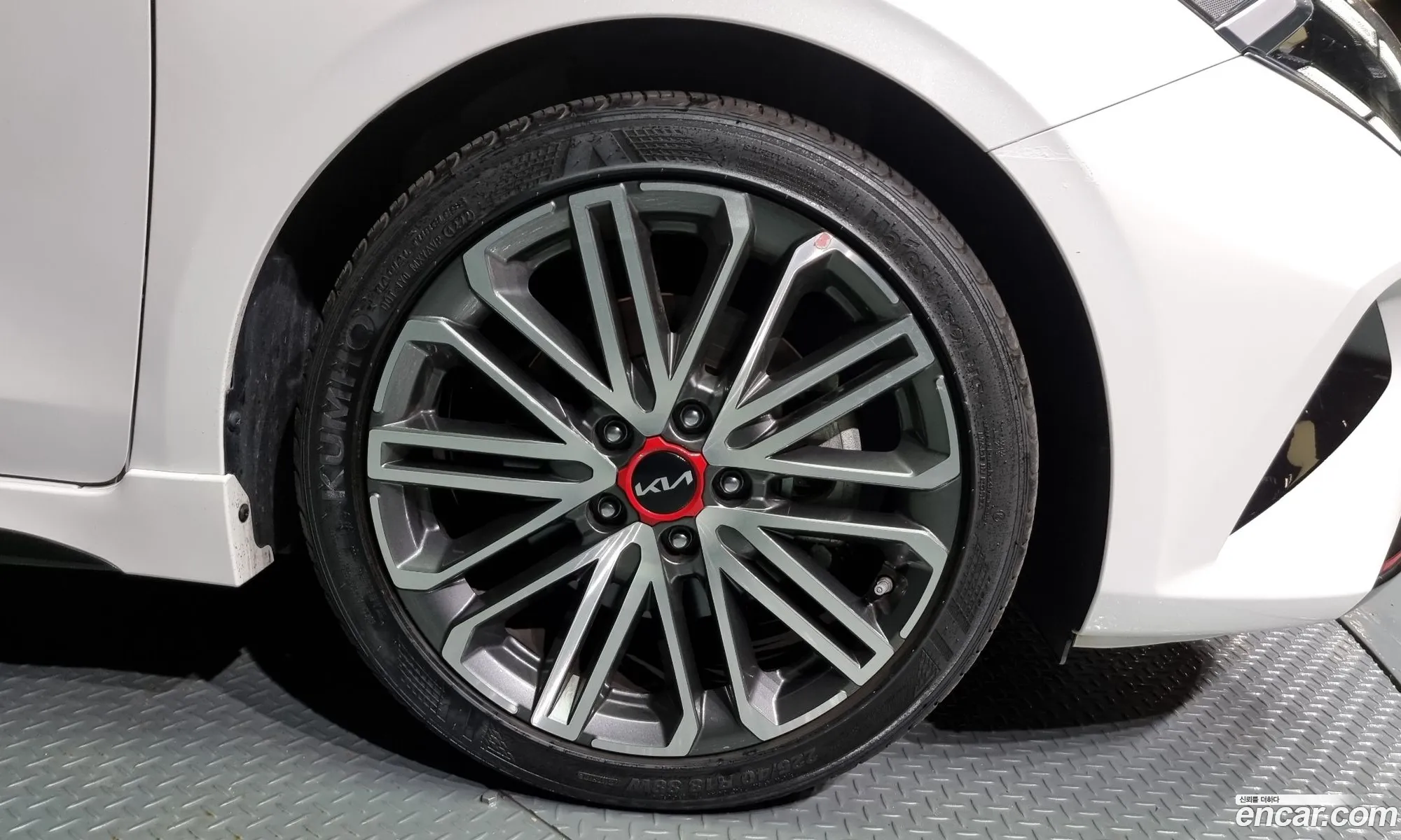 Kia K3 16 Turbo Gt 5-Door 2023 - фотография 11950498