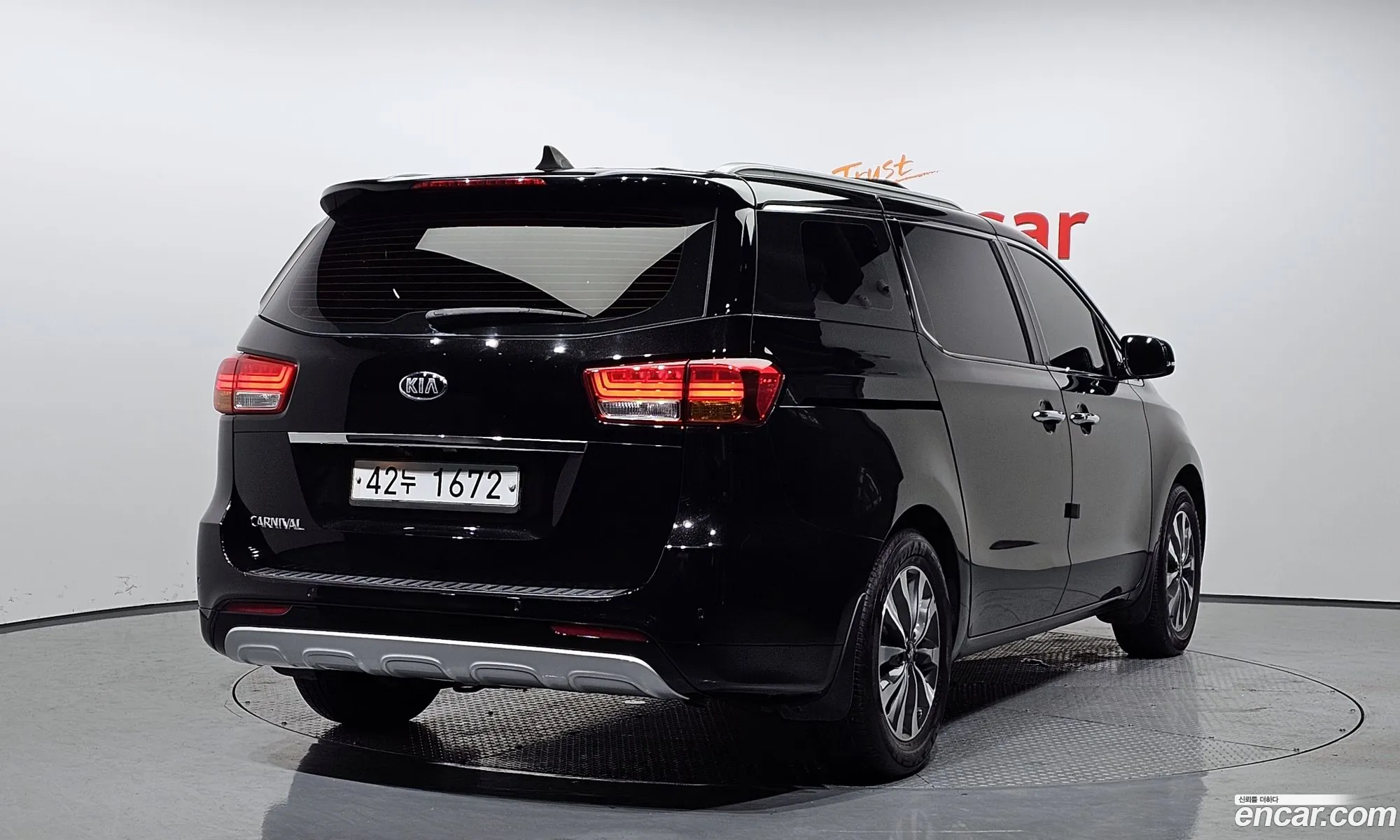 Kia All New Carnival 9-Seater Luxury - фотография 18421329