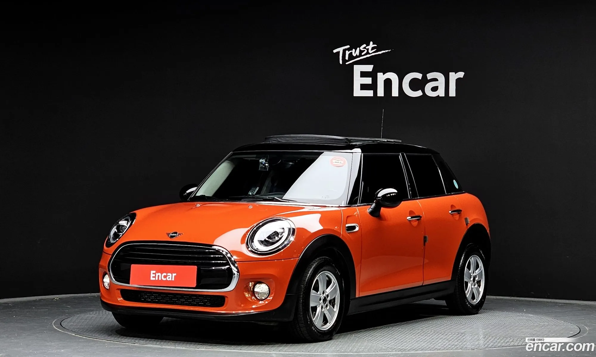 Mini Cooper 5-Door Basic Model 2019 - фотография 4615899