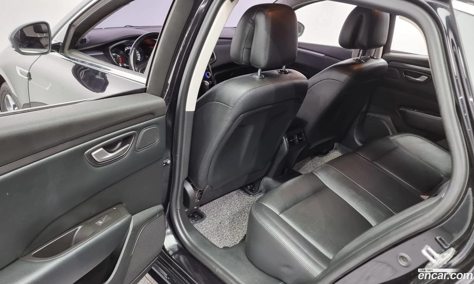Sm620 Lpe Se Rental Car - фотография 18509562