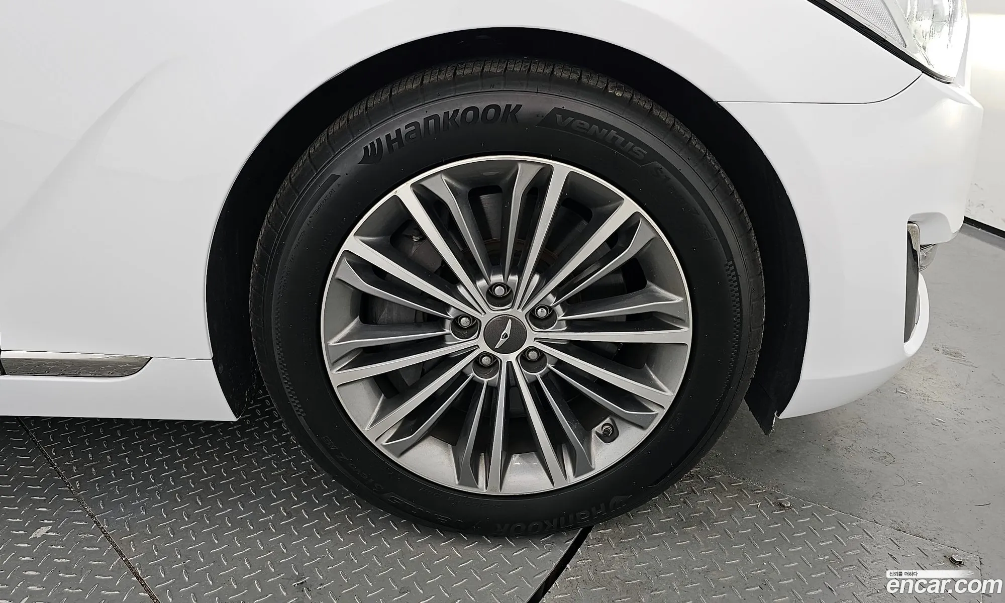 Genesis G90 I 38 Gdi Awd 2018 - фотография 11827501