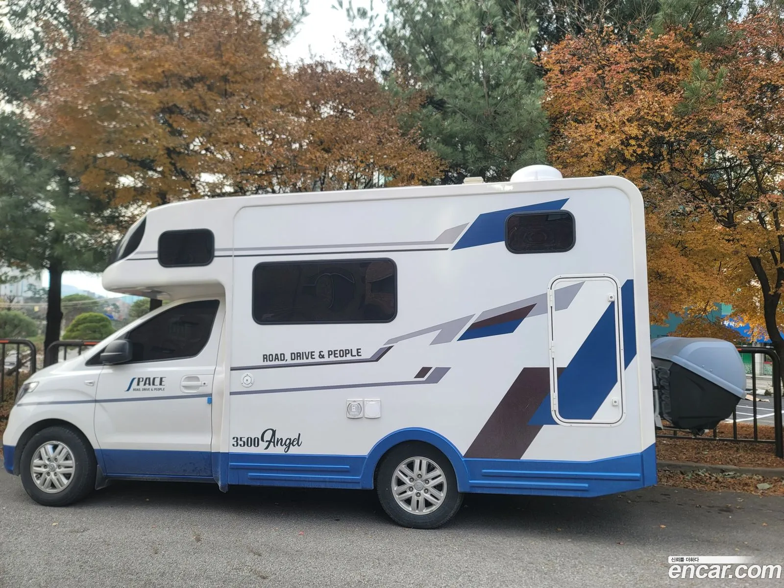 Hyundai The New Grand Starex Camping Car - фотография 13532243