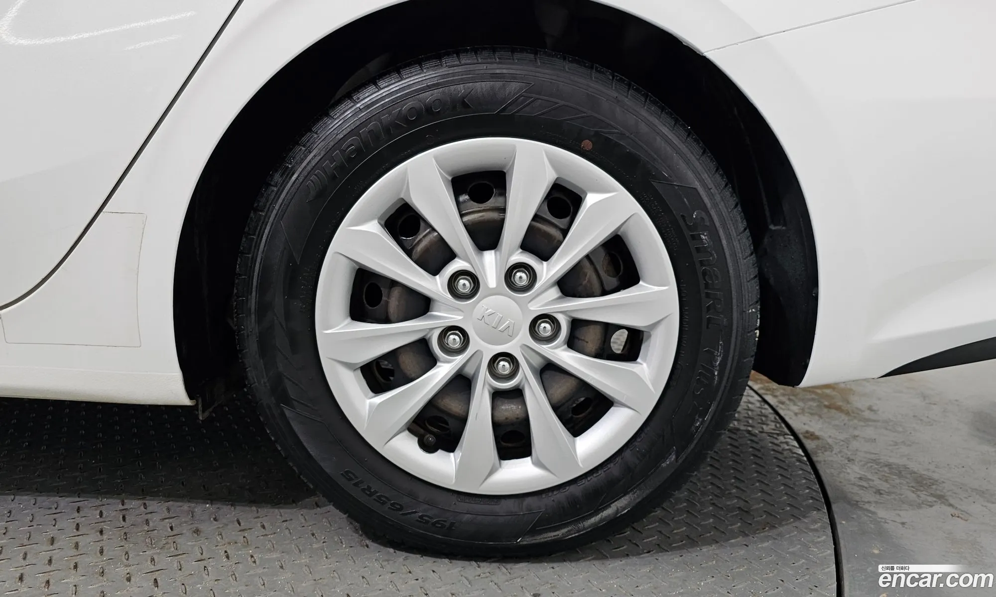 Kia K3 Standard 2021 - фотография 17545954