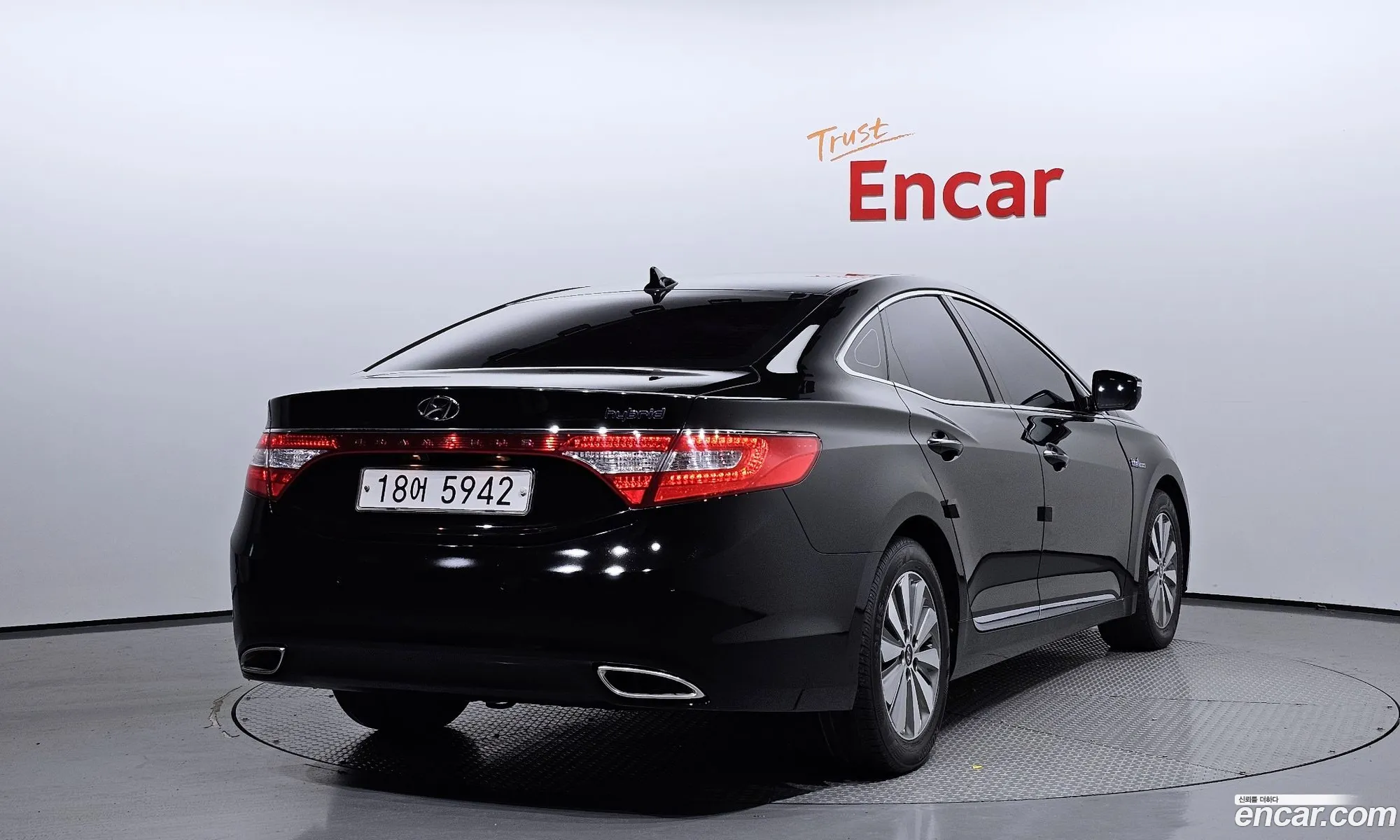 Hyundai Grandeur V Premium 2014 - фотография 18140340