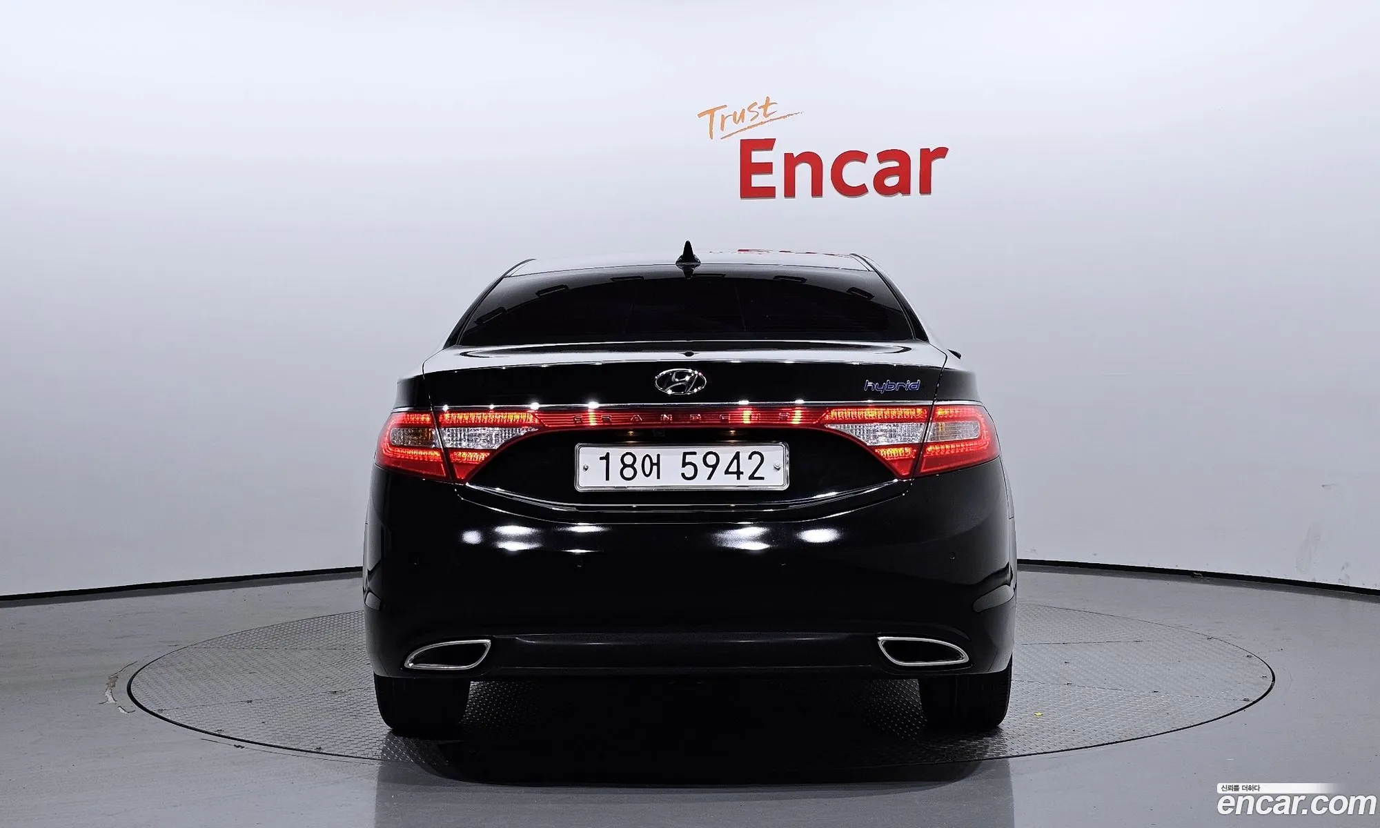 Hyundai Grandeur V Premium 2014 - фотография 18140342