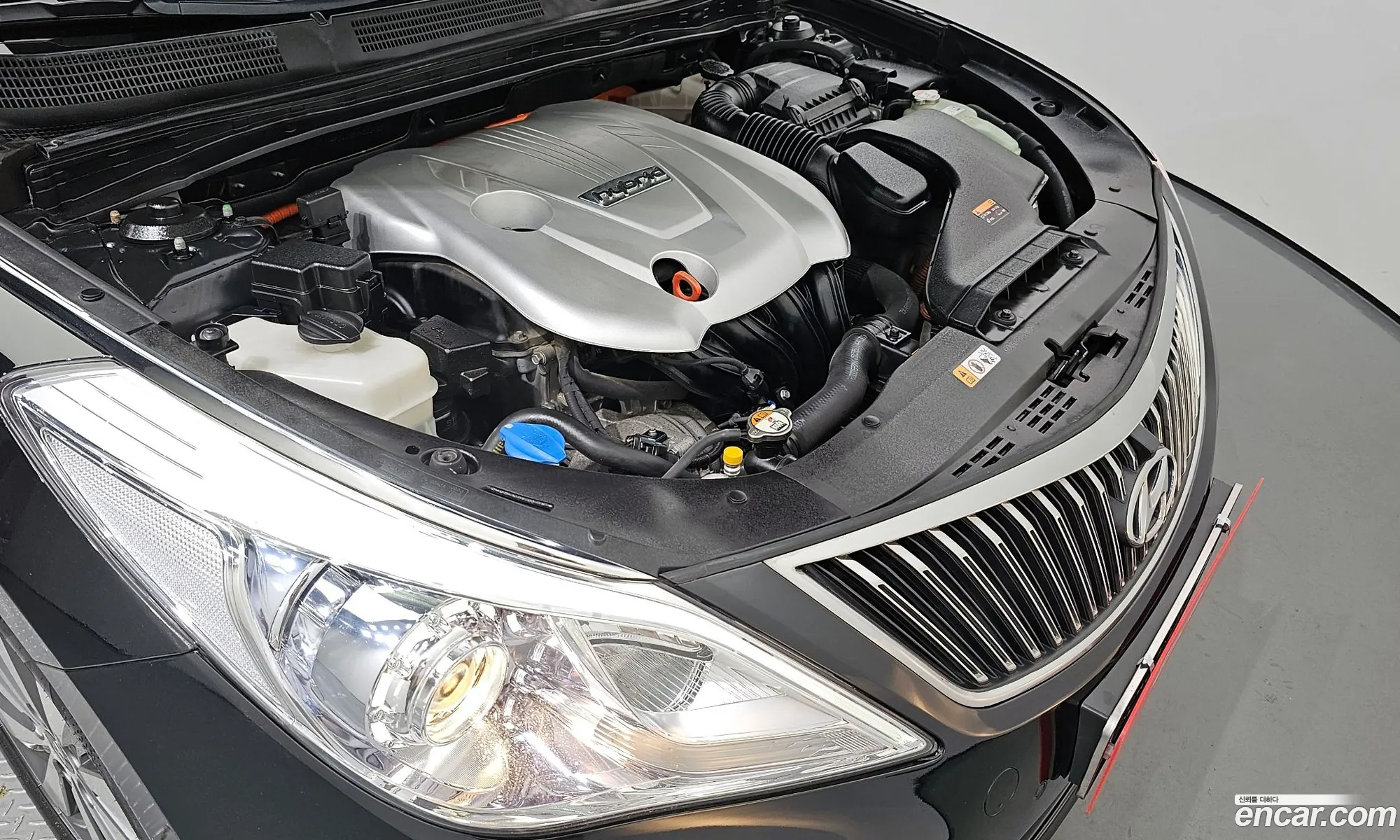 Hyundai Grandeur V Premium 2014 - фотография 18140344