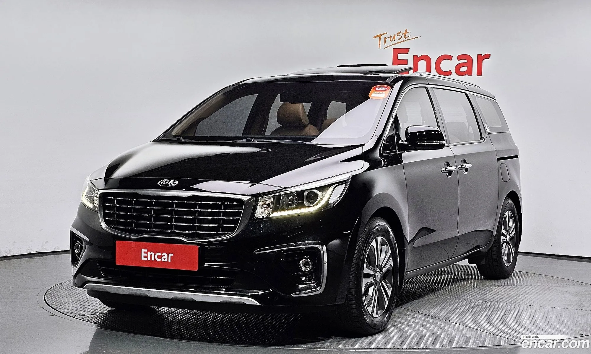 Kia Carnival Iii 9-Seater Luxury 2019 - фотография 18254596
