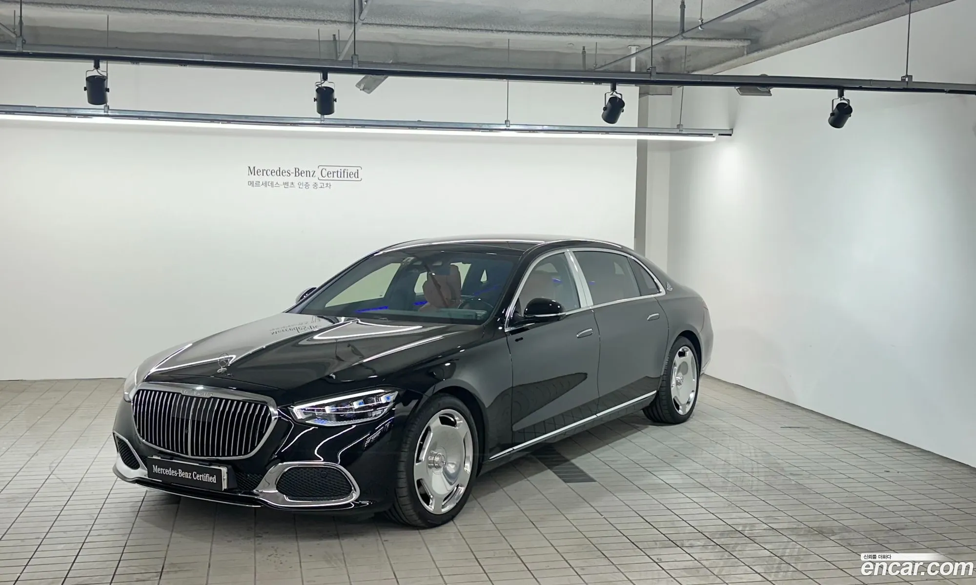 Mercedes-Benz S-Klasse Maybach S580 4Matic 2023 - фотография 12857565
