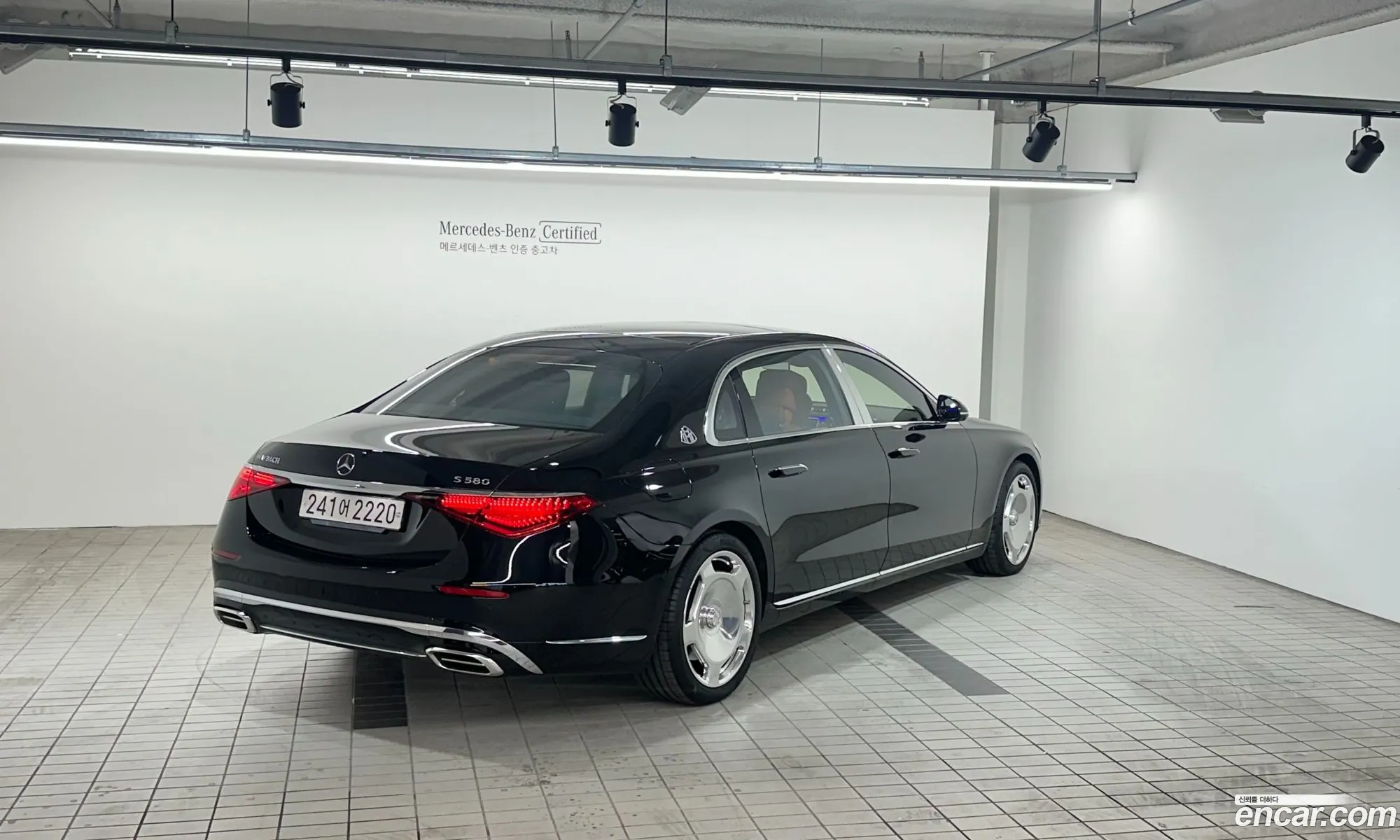Mercedes-Benz S-Klasse Maybach S580 4Matic 2023 - фотография 12857566