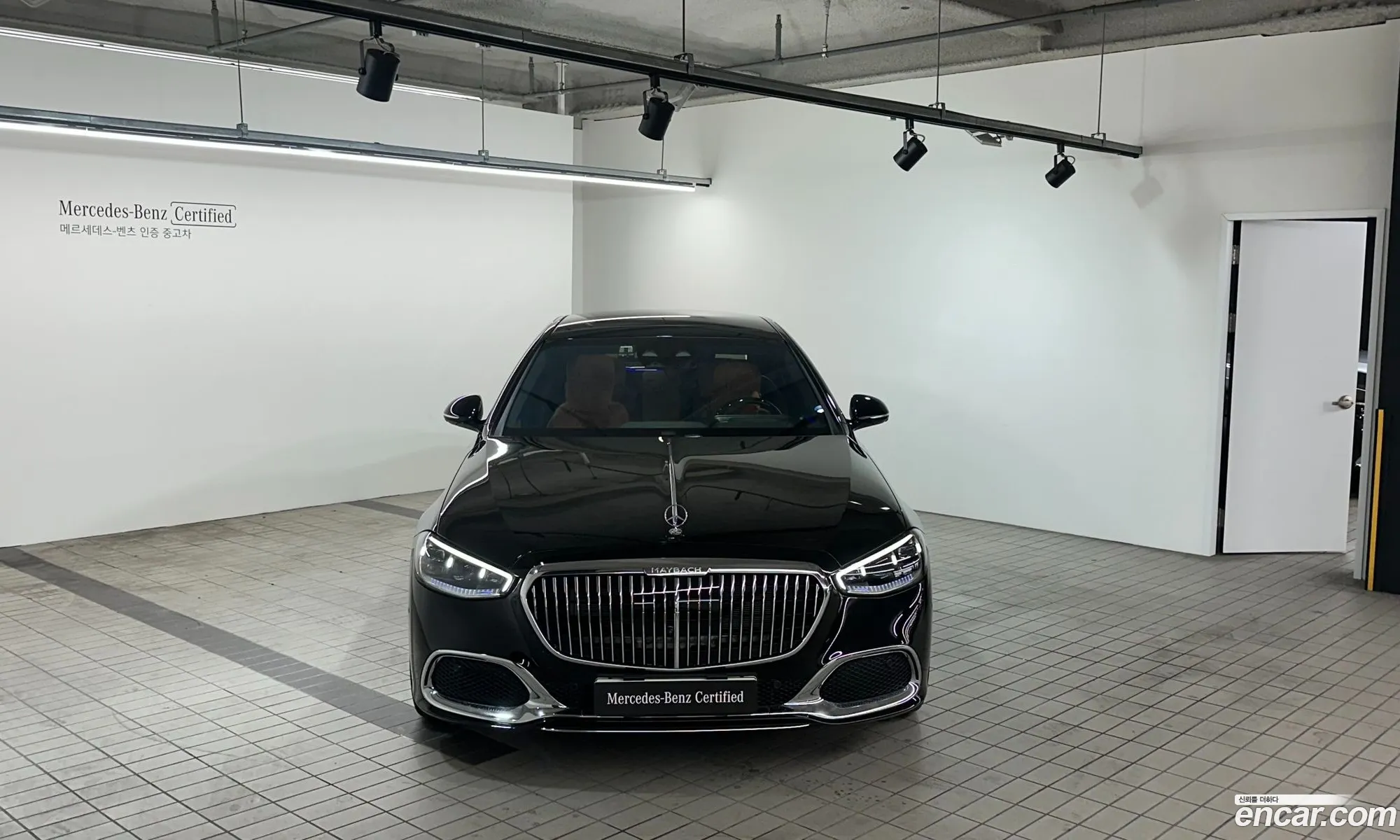 Mercedes-Benz S-Klasse Maybach S580 4Matic 2023 - фотография 12857567