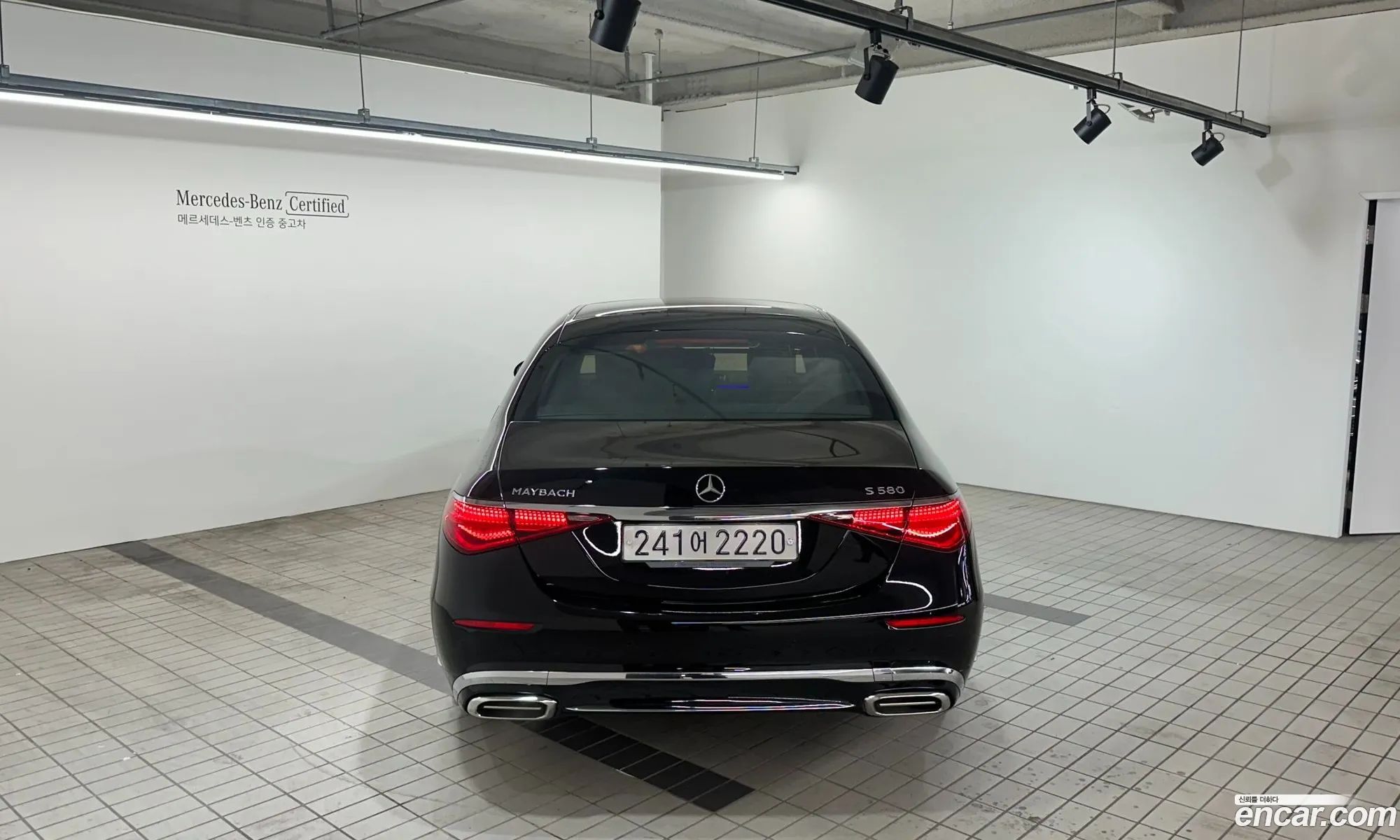 Mercedes-Benz S-Klasse Maybach S580 4Matic 2023 - фотография 12857568