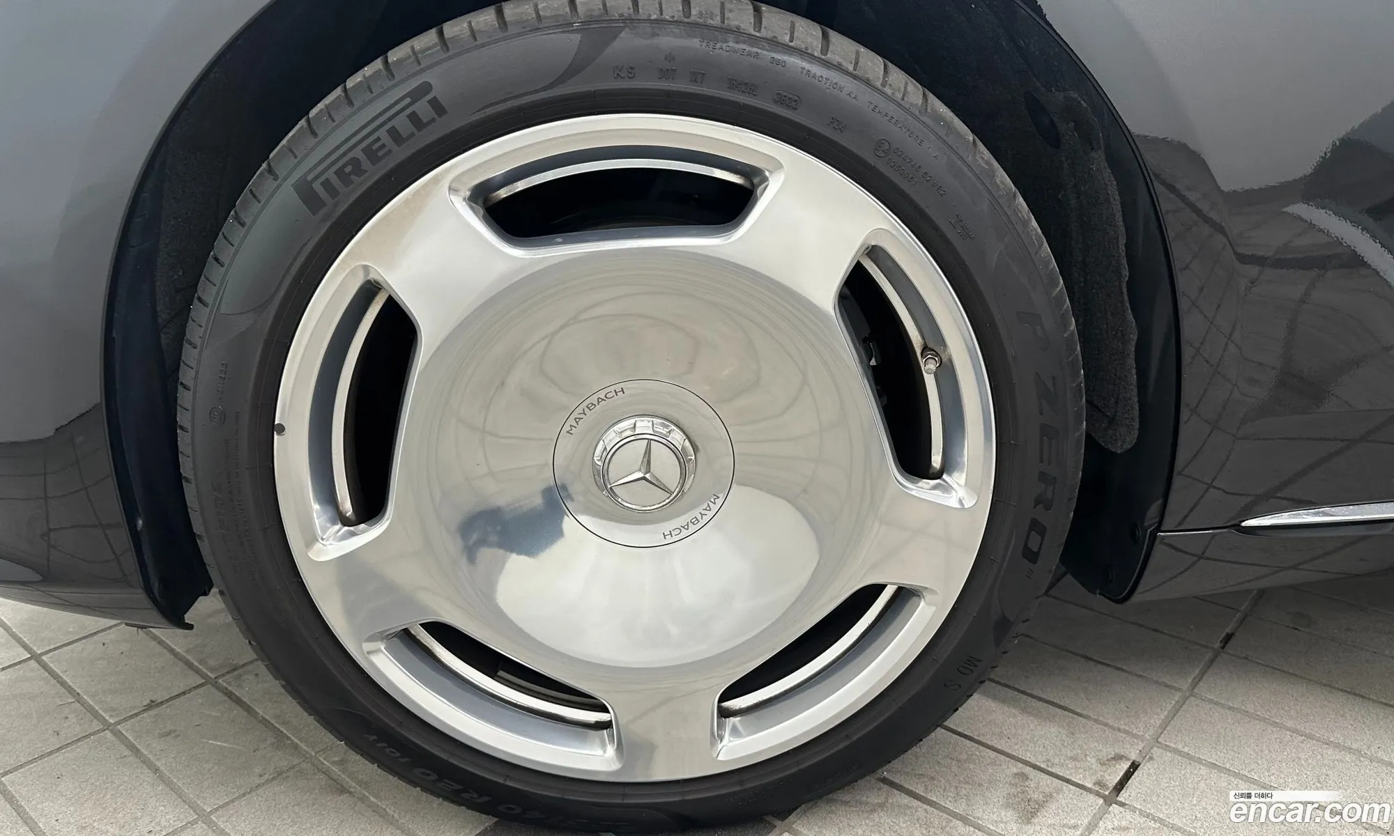 Mercedes-Benz S-Klasse Maybach S580 4Matic 2023 - фотография 12857569